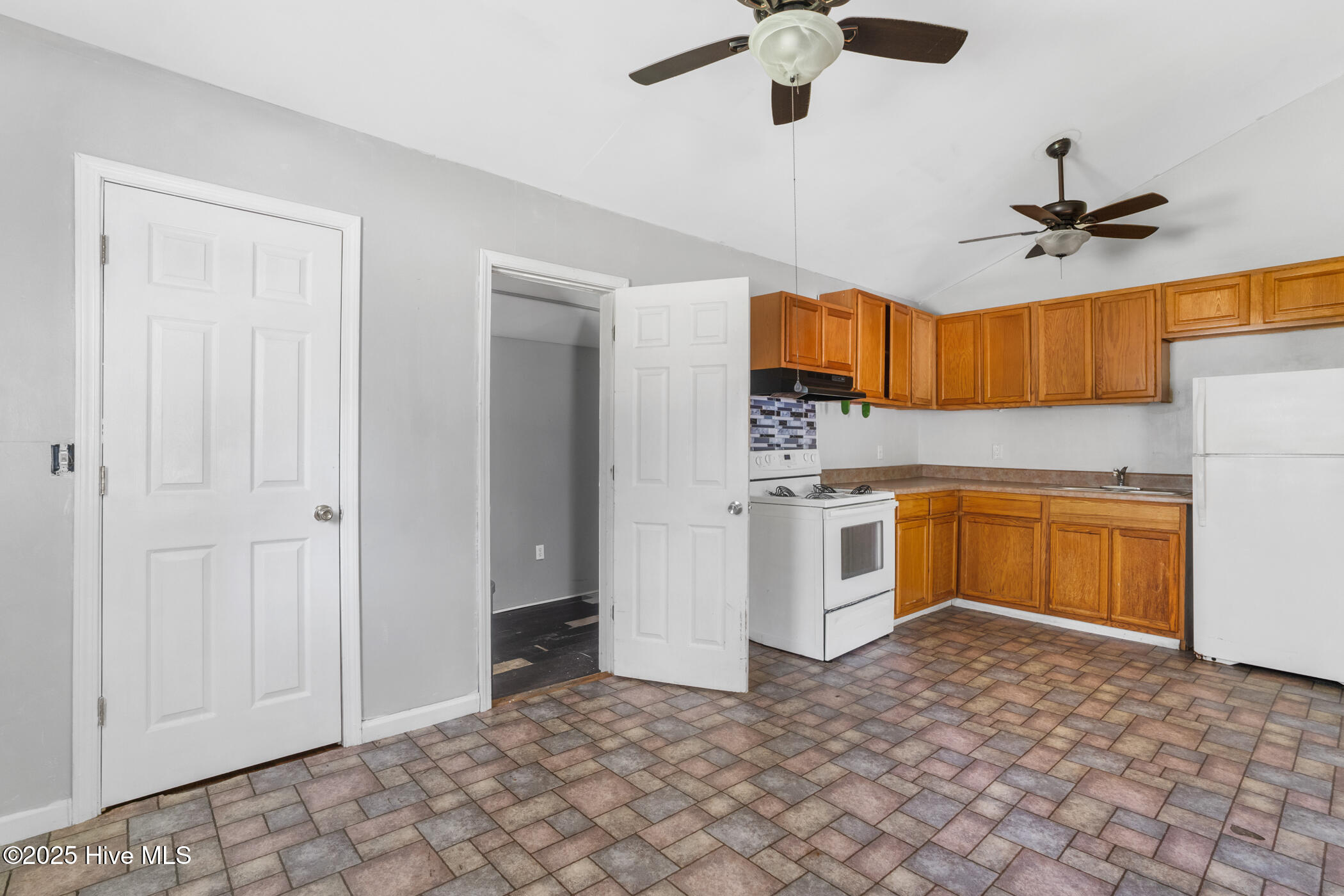 168 Morrow Street Property Photo 13