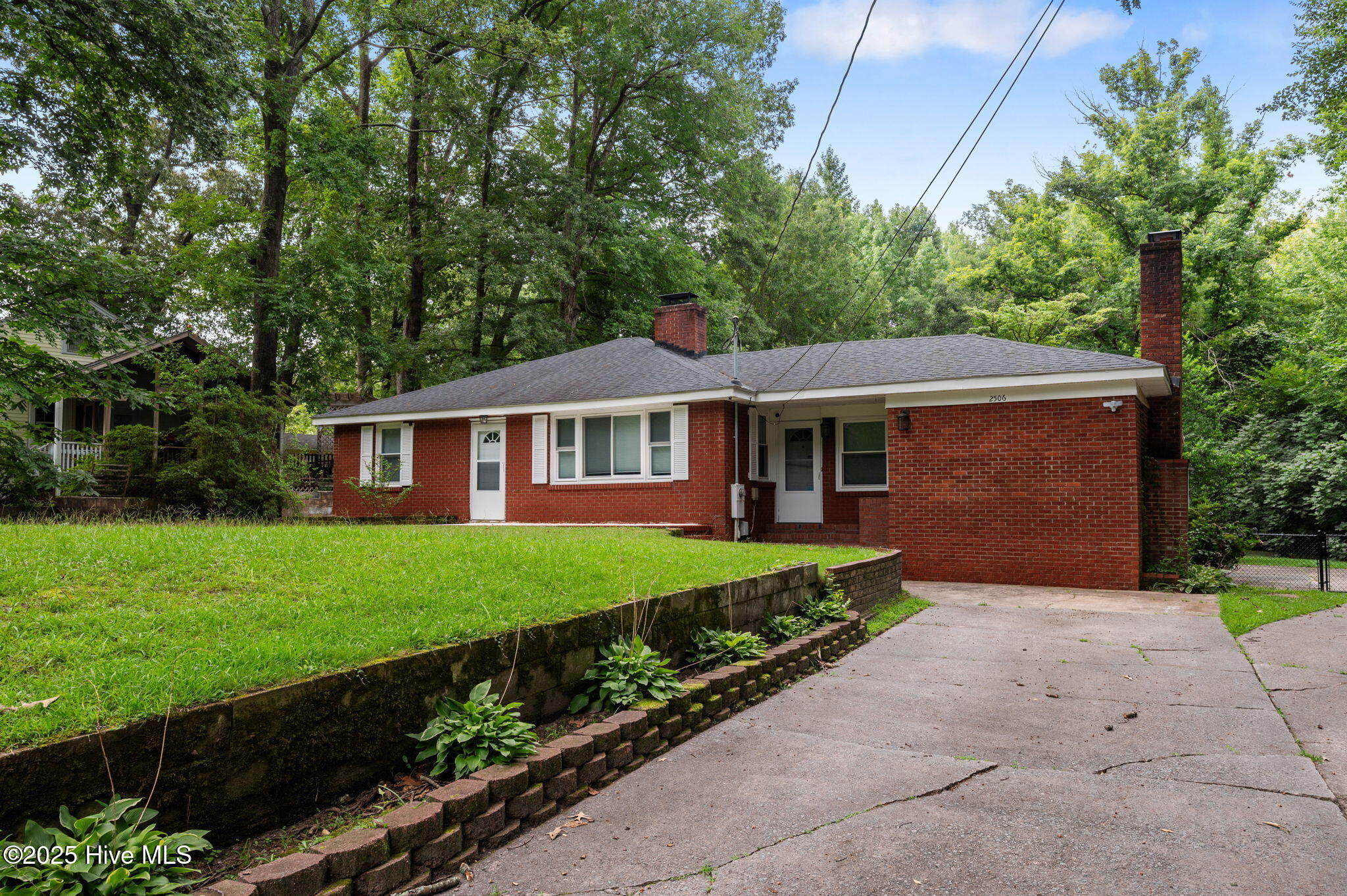 2506 Madison Circle Property Photo 1