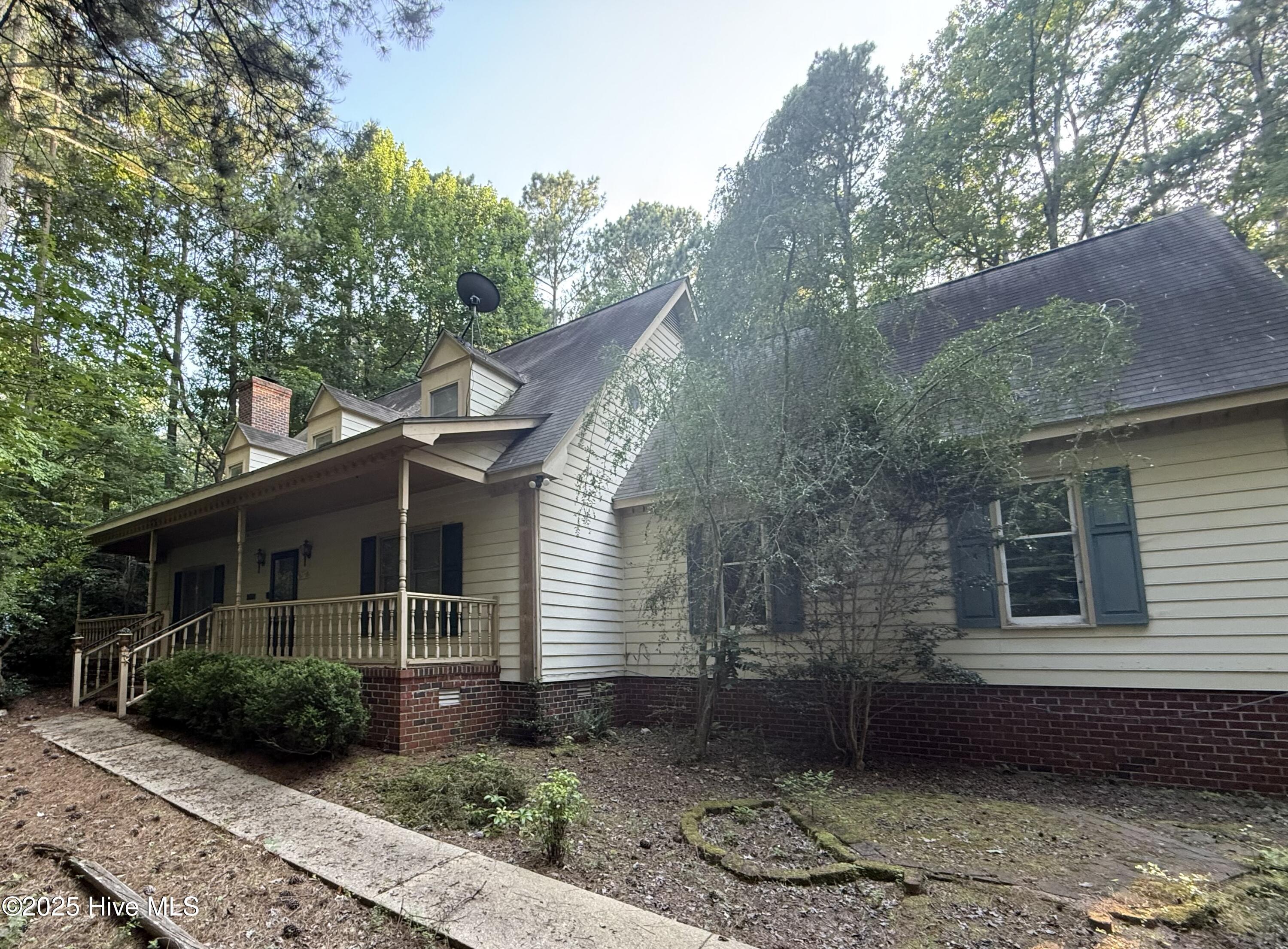 2037 Deer Trail Property Photo 1