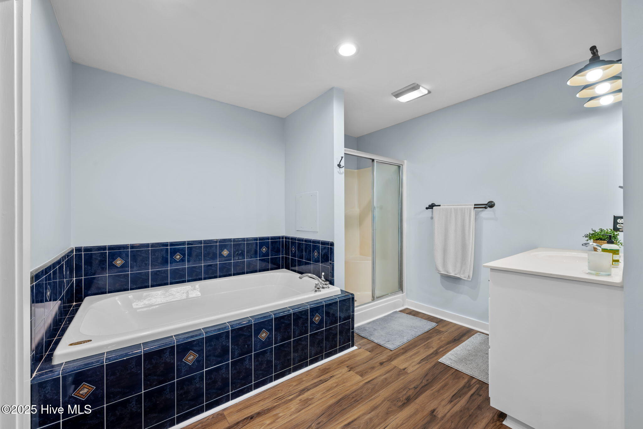 2007 Royal Pines Drive Property Photo 19