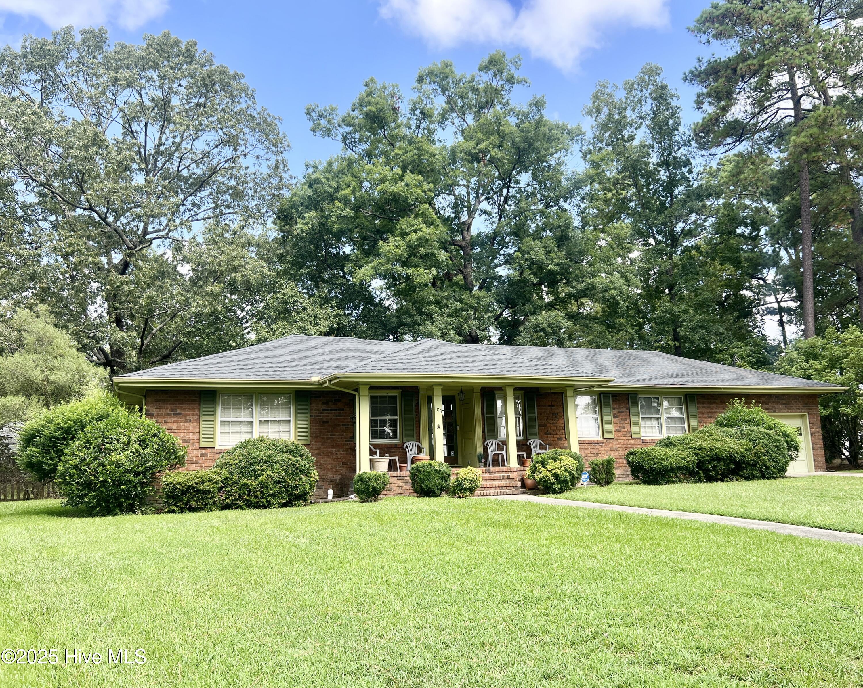 108 Pinewood Avenue Property Photo 1