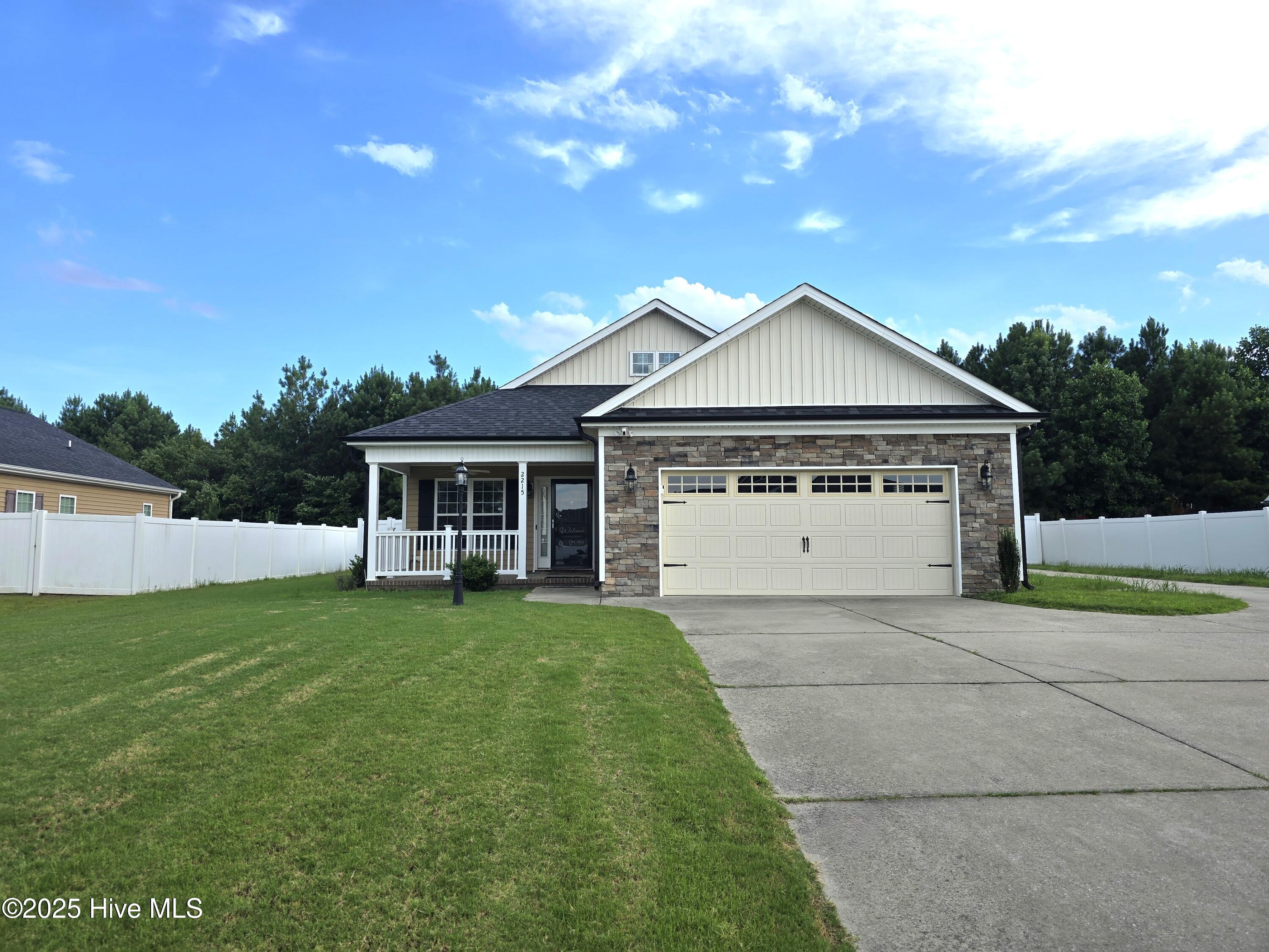 2215 Crescent Drive Property Photo 1