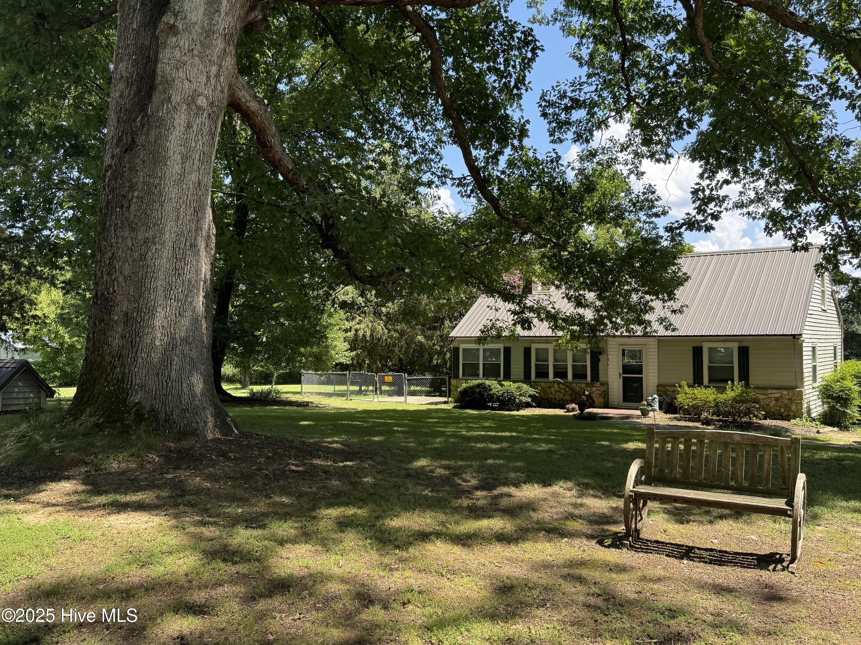 171 Sunset Drive Property Photo 1