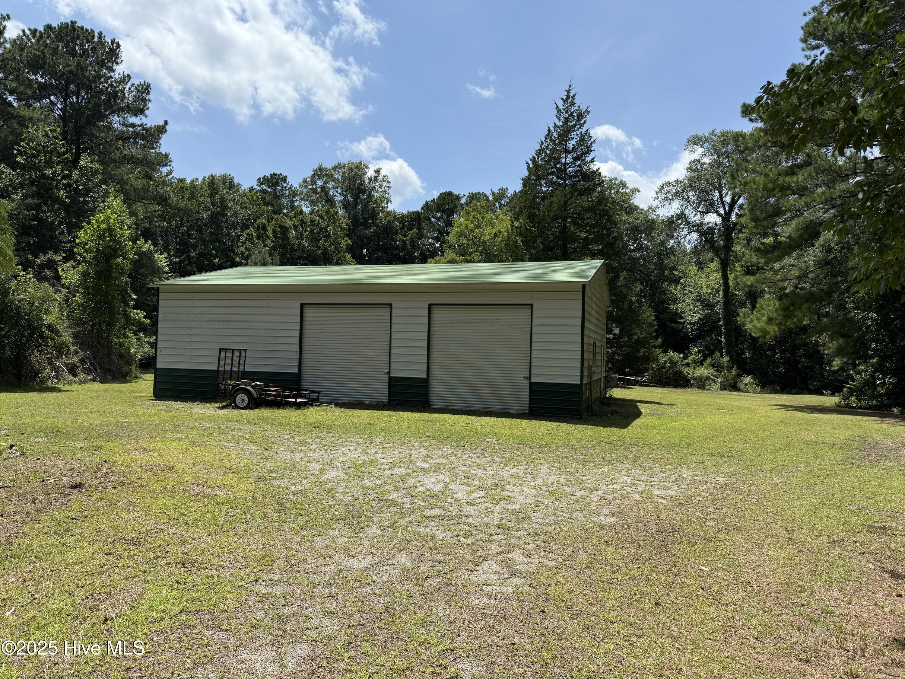 250 Tree Lane Property Photo 2