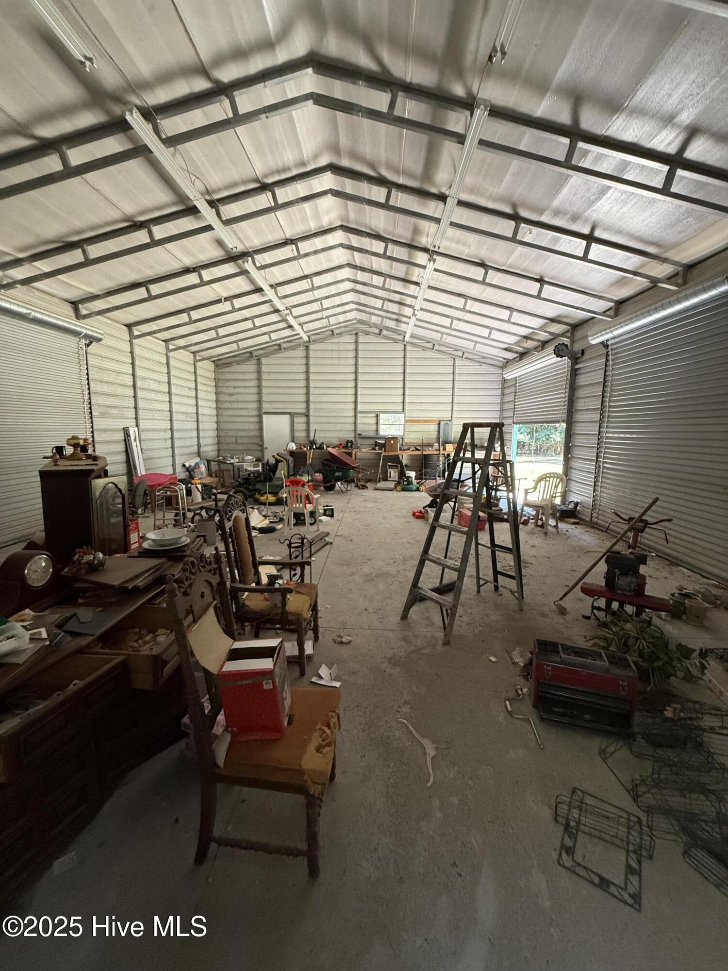 250 Tree Lane Property Photo 9