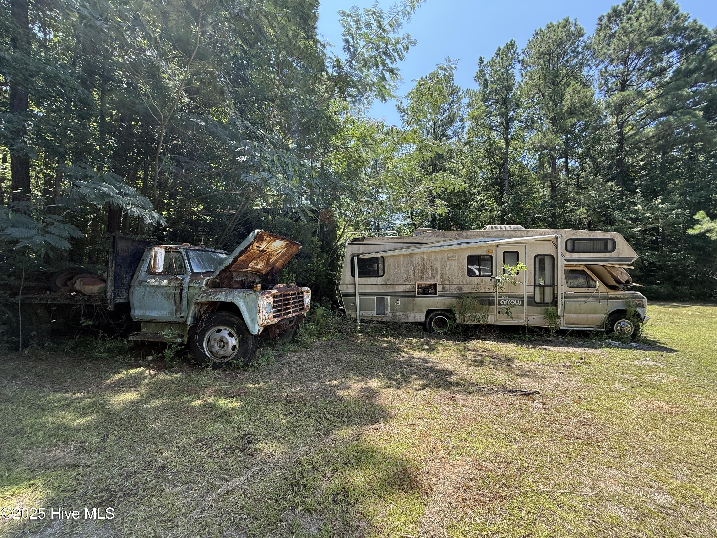 250 Tree Lane Property Photo 14