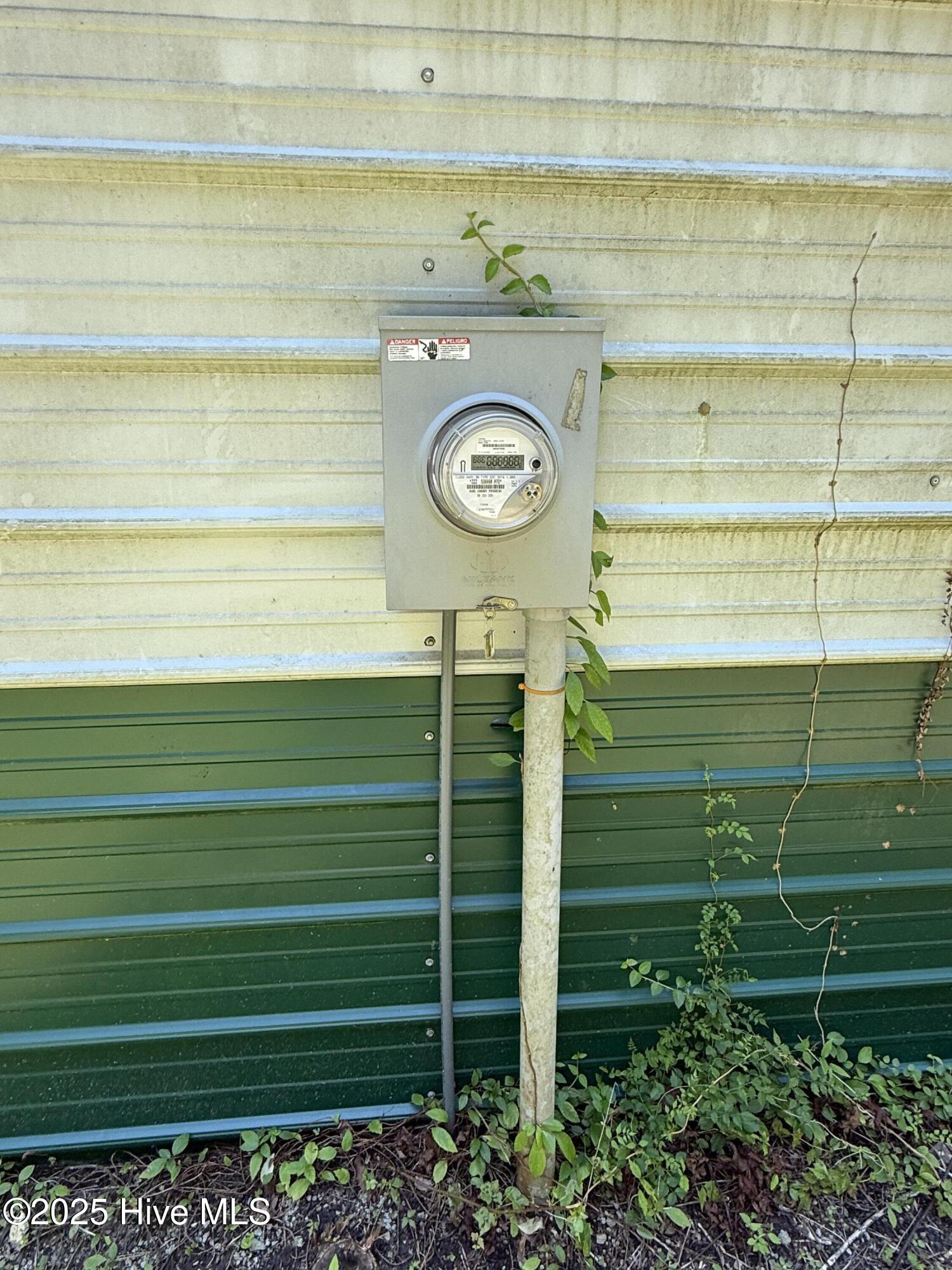 250 Tree Lane Property Photo 15