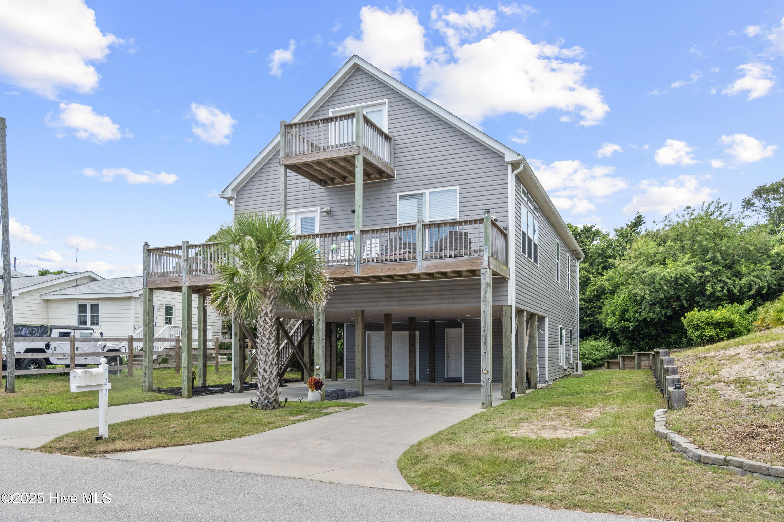 127 Eastview Drive Property Photo 1