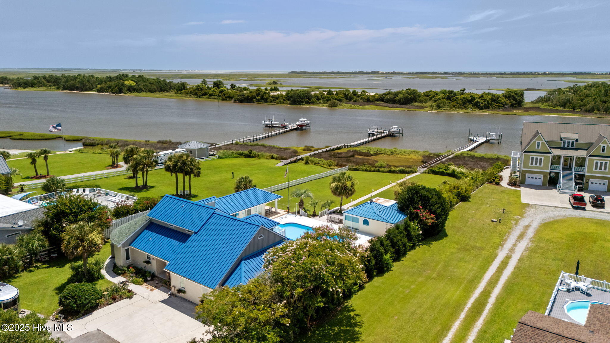 162 Peninsula Manor Road Property Photo 1