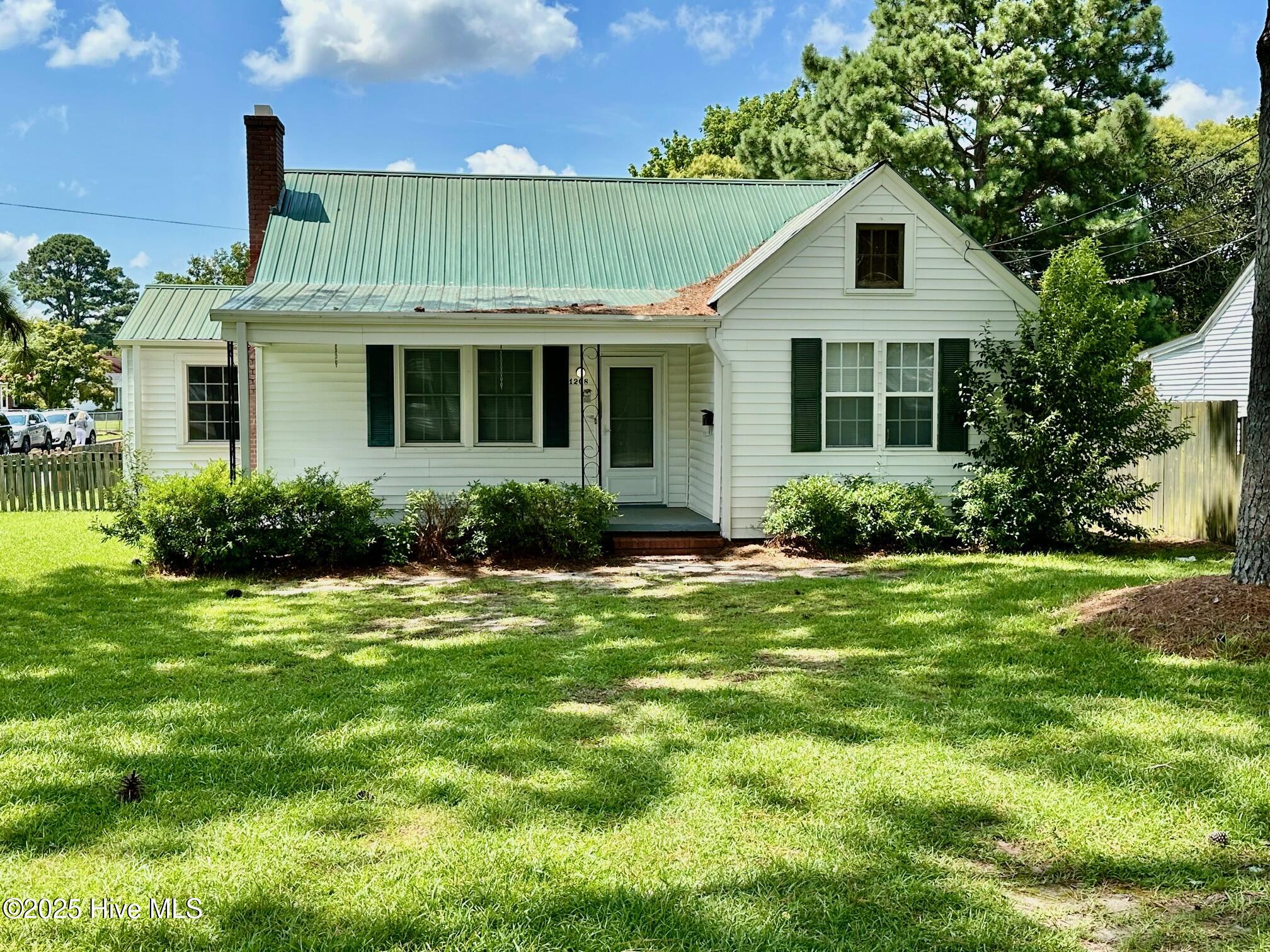 1208 W Main Street Property Photo 1