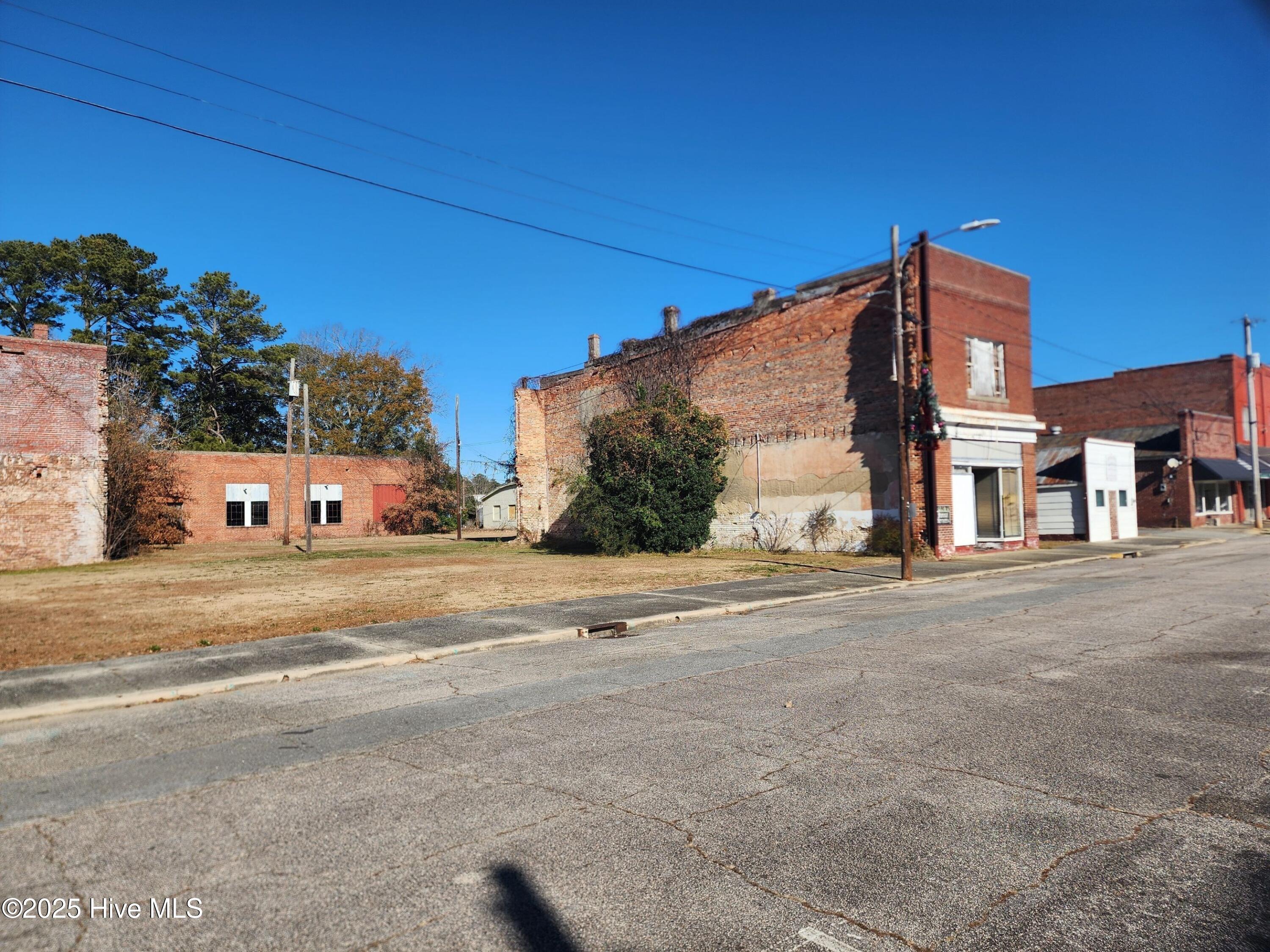108 N Main Street Property Photo 1