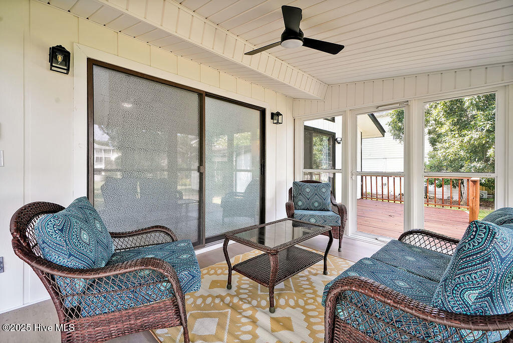 3307 E Oak Island Drive Property Photo 38