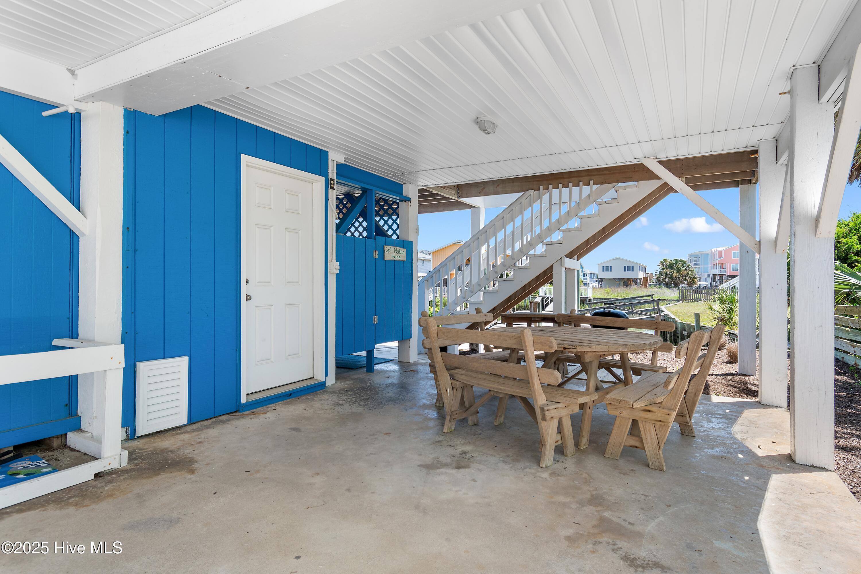 108 Tarpon Drive Property Photo 6