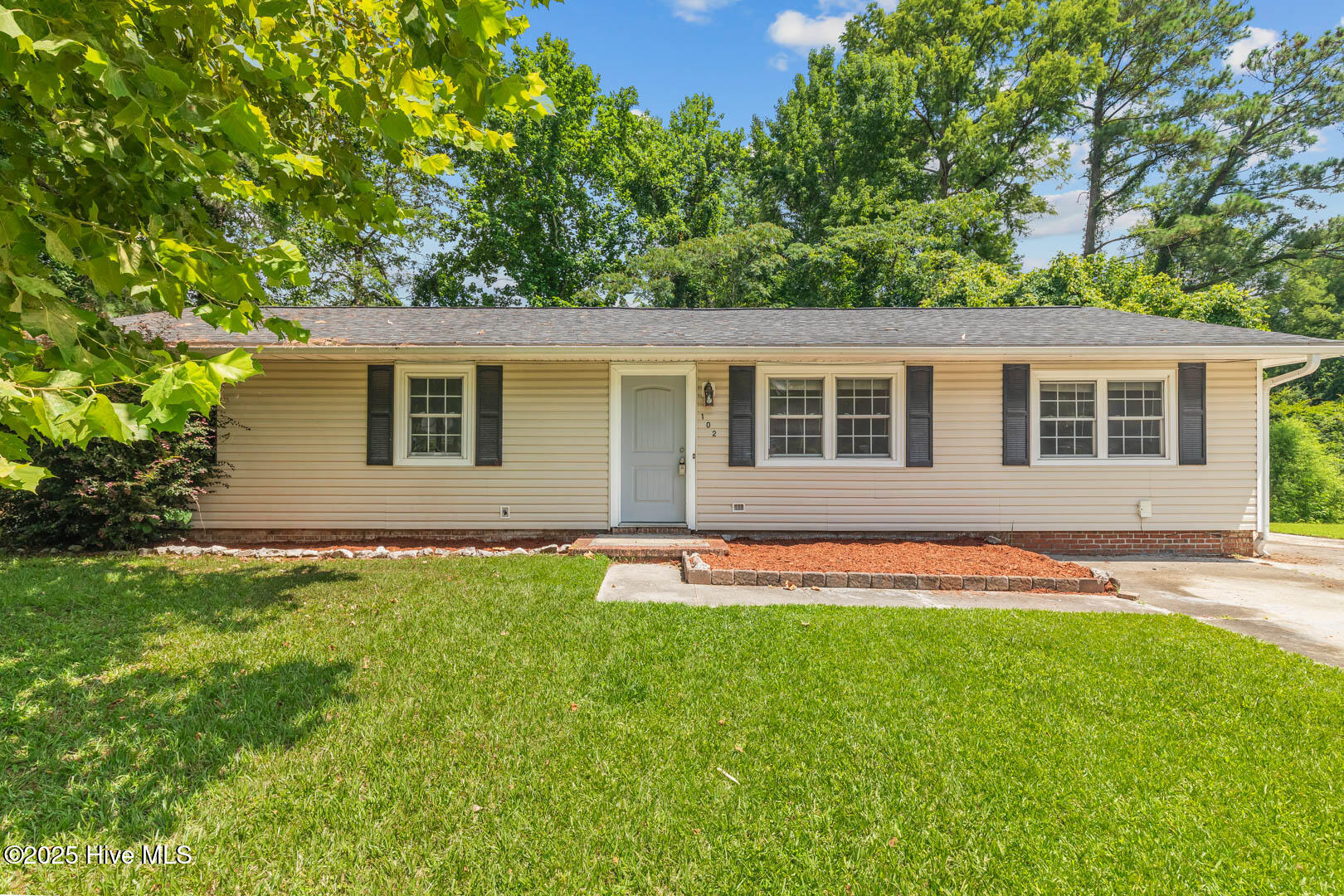 102 Quality Lane Property Photo 1