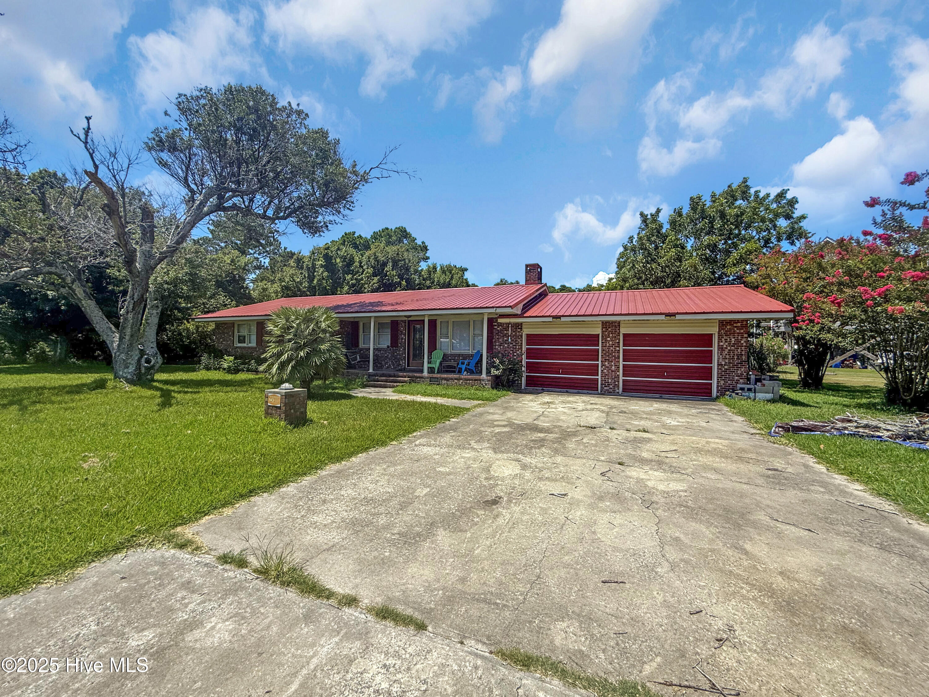 138 Moore Lane Property Photo 1