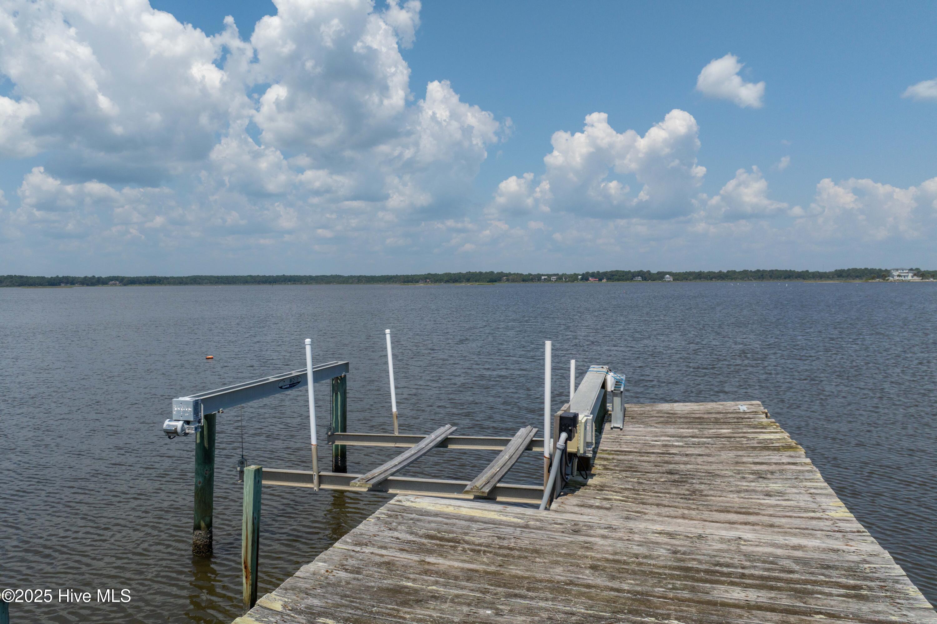 625 New River Inlet Road Property Photo 13