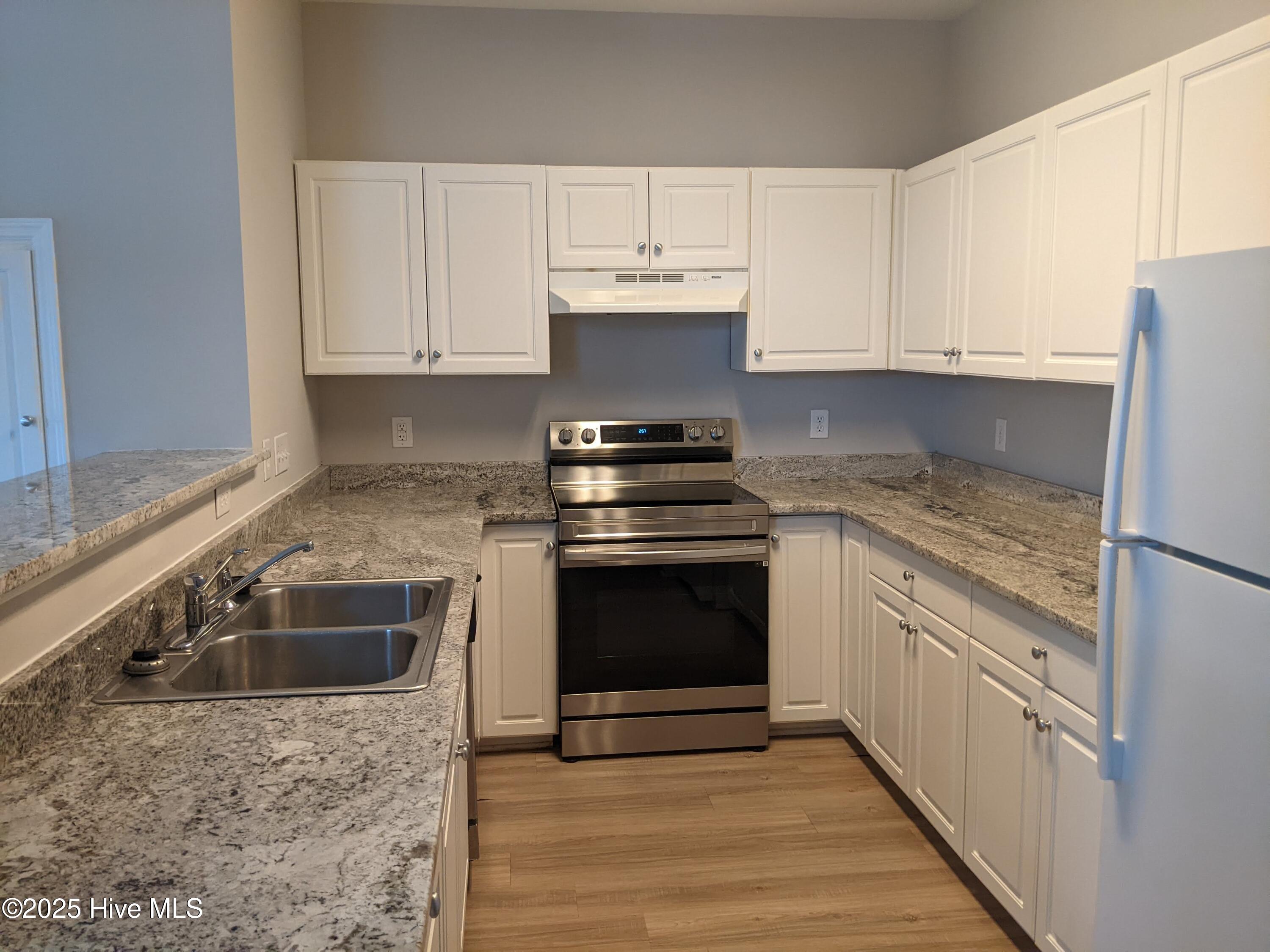 5634 Juneberry Court Property Photo 7