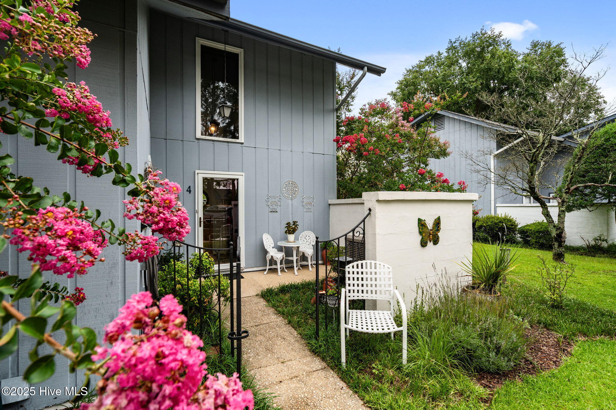 4 Foxhill Circle