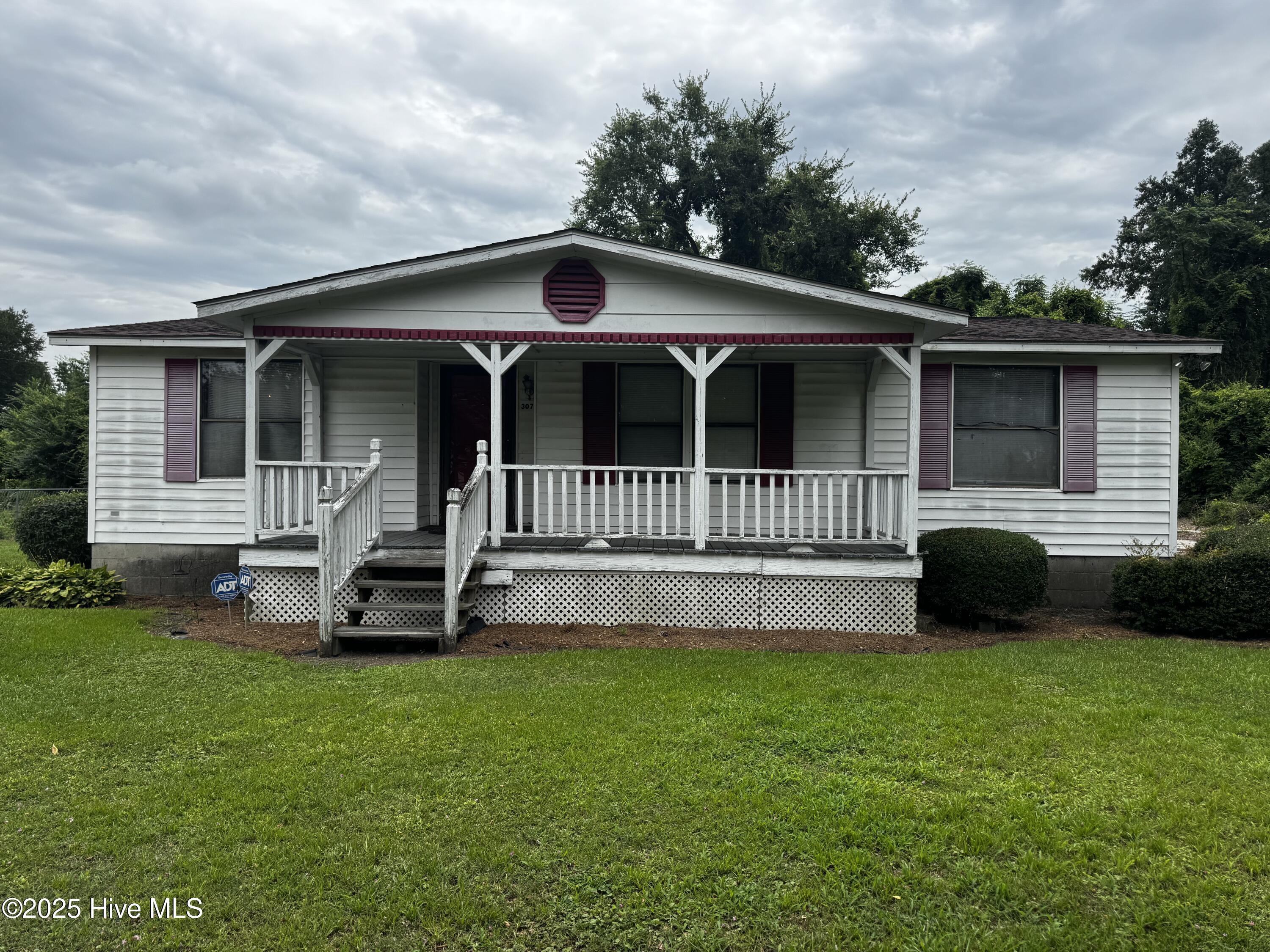 307 S Front Street Property Photo 1
