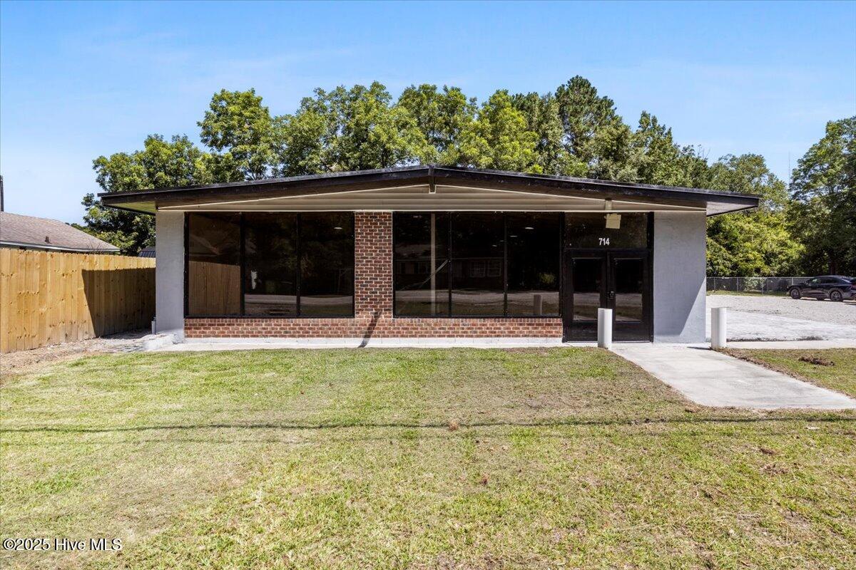 714 Washington Street Property Photo 4