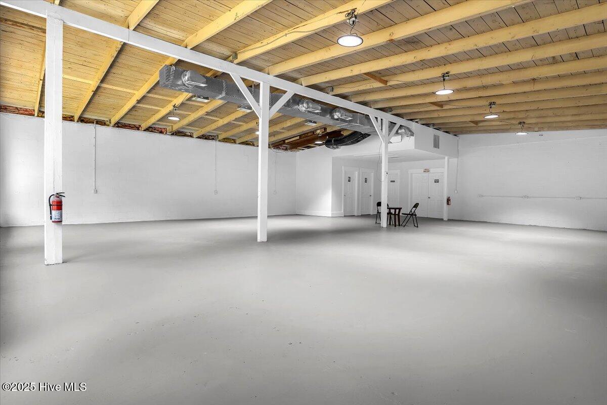 714 Washington Street Property Photo 9