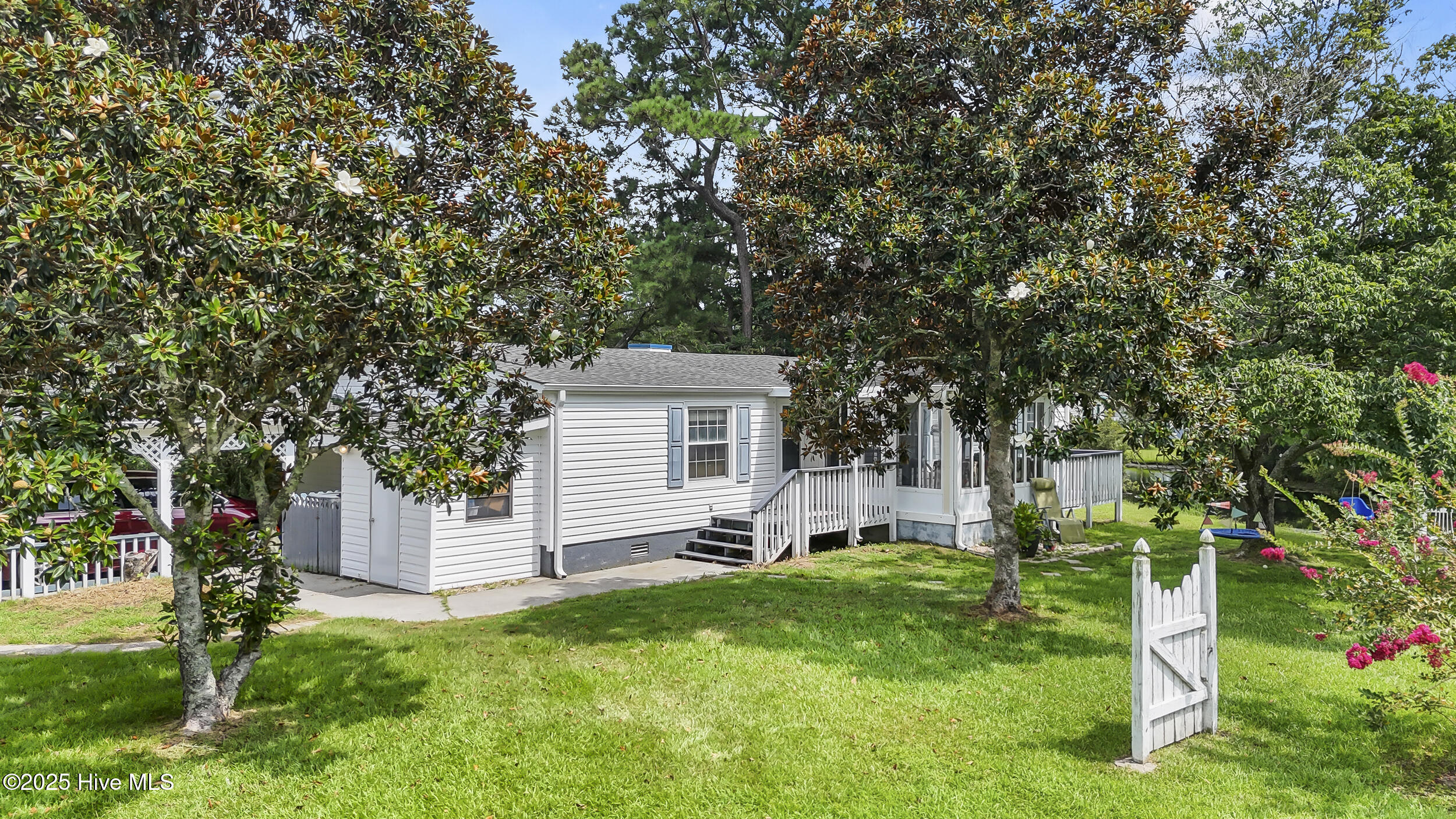 506 Fathom Court Property Photo 1