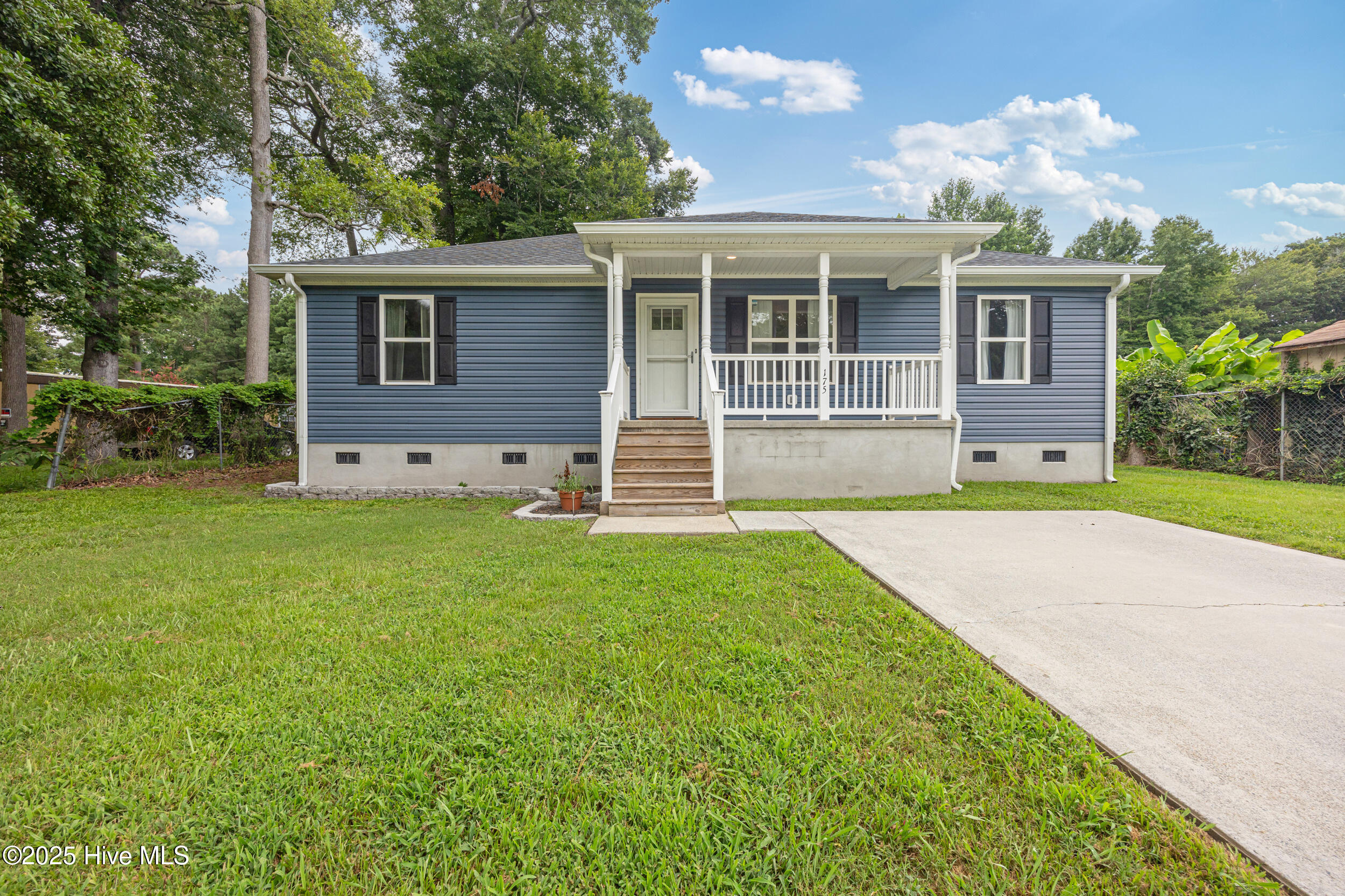 175 Wedgewood Drive Property Photo 1