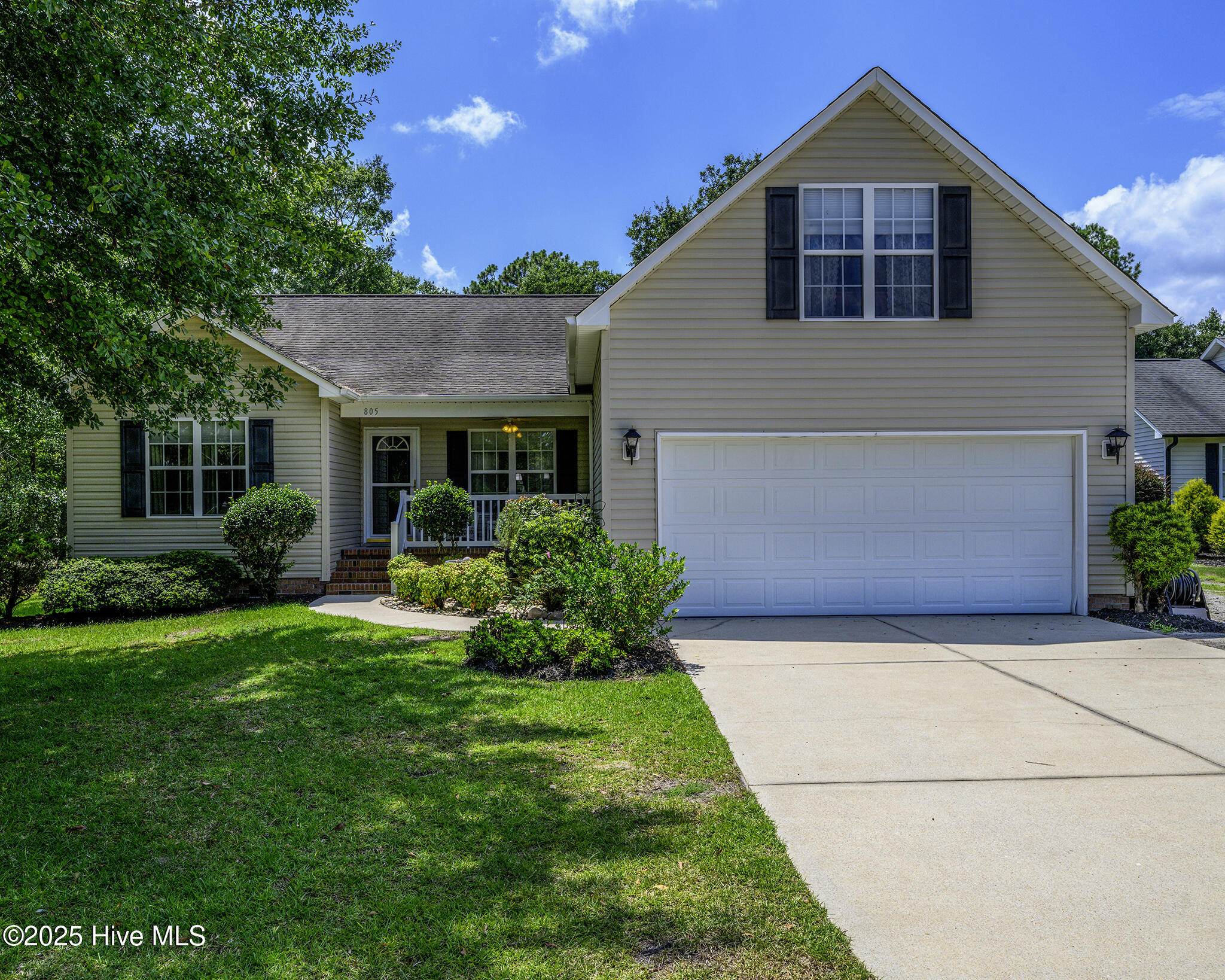 805 Wildwood Pointe Drive Property Photo 1