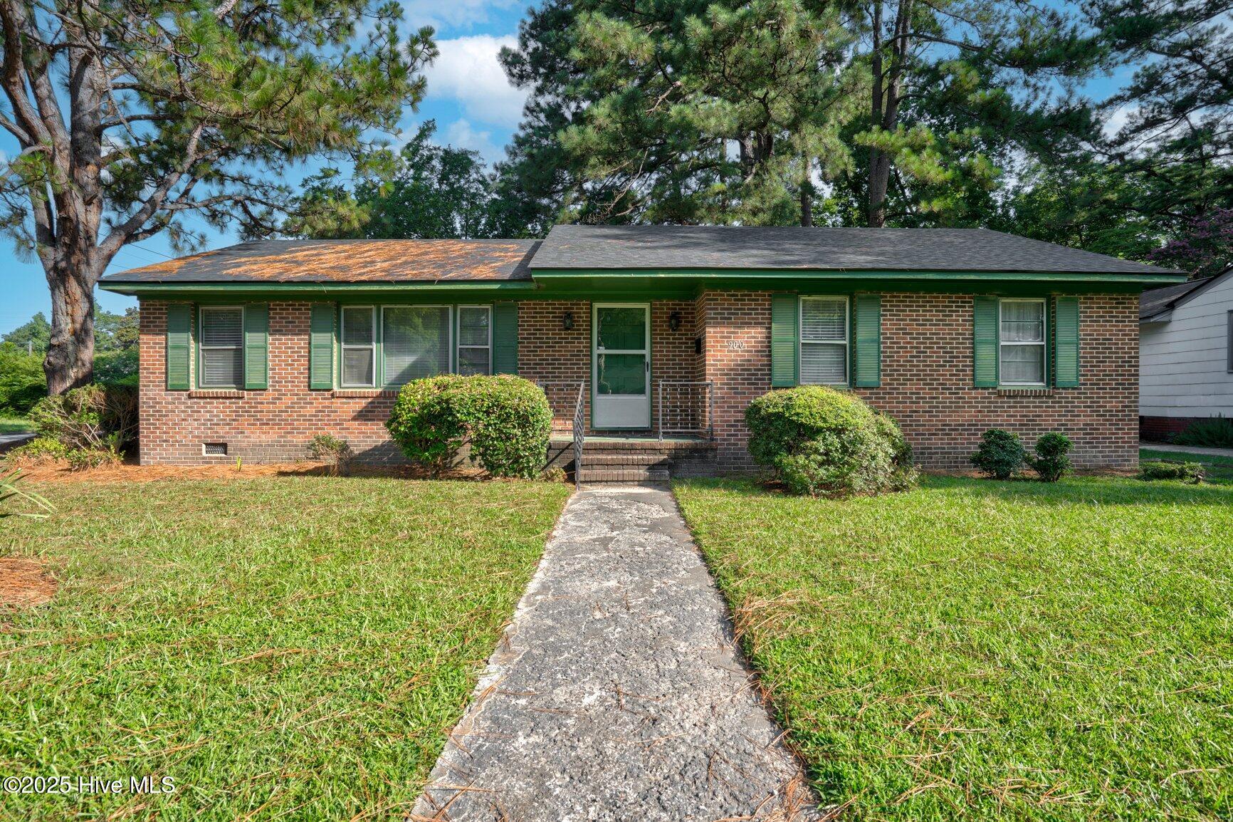 900 Shepard Drive Property Photo 1
