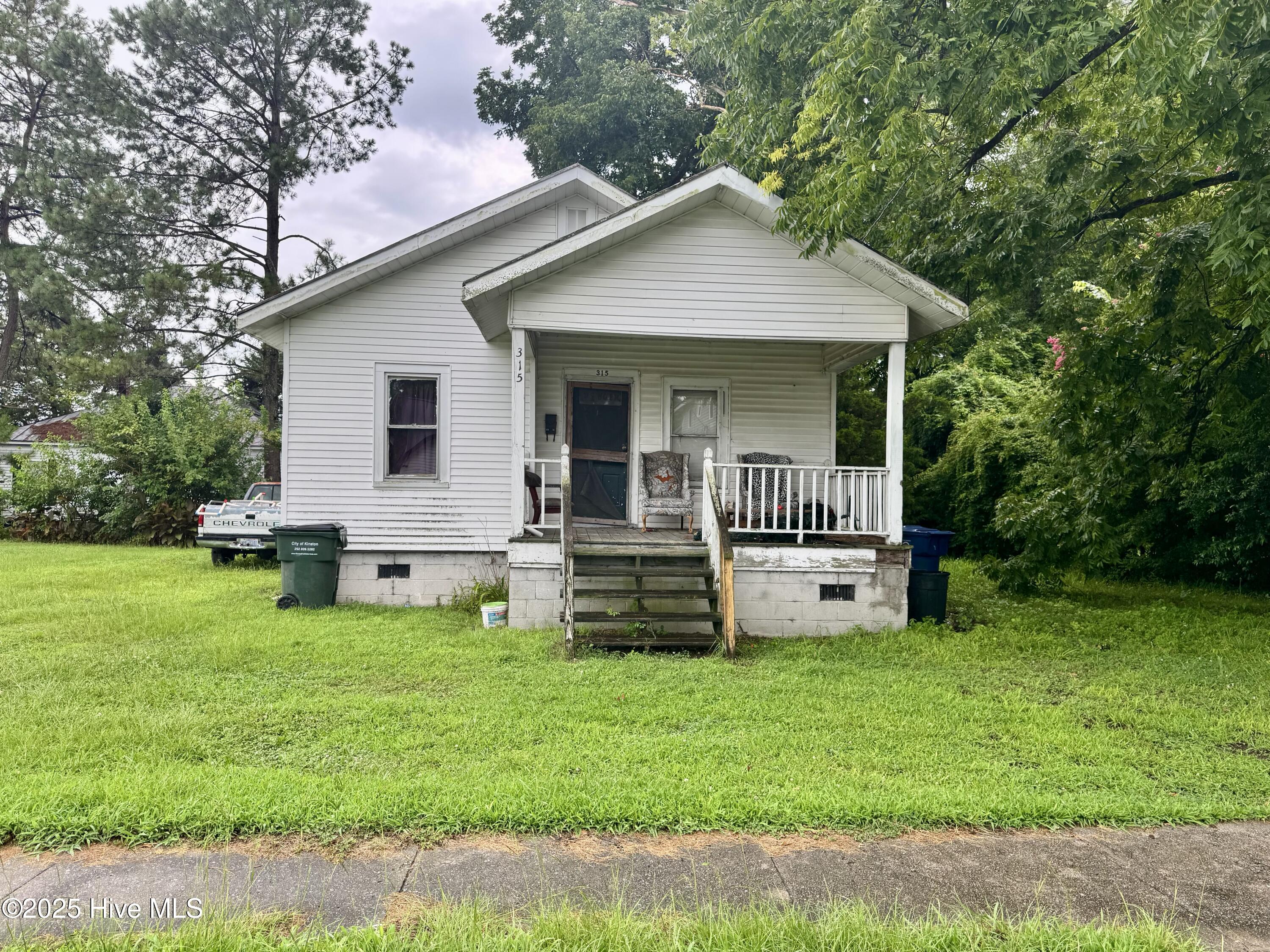 315 E Grainger Avenue Property Photo 1