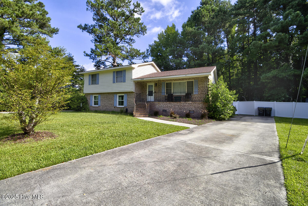 106 Yulan Drive Property Photo 3