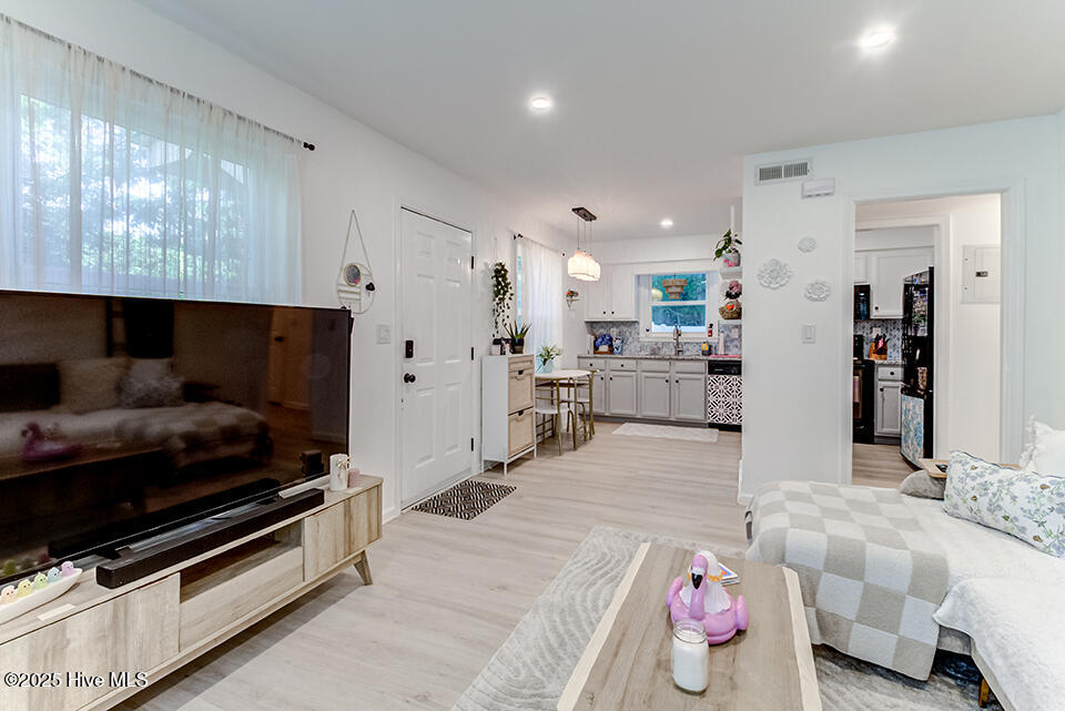 106 Yulan Drive Property Photo 8