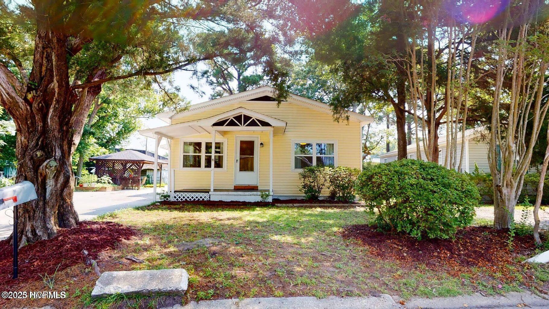 1941 Moss Street Property Photo 1