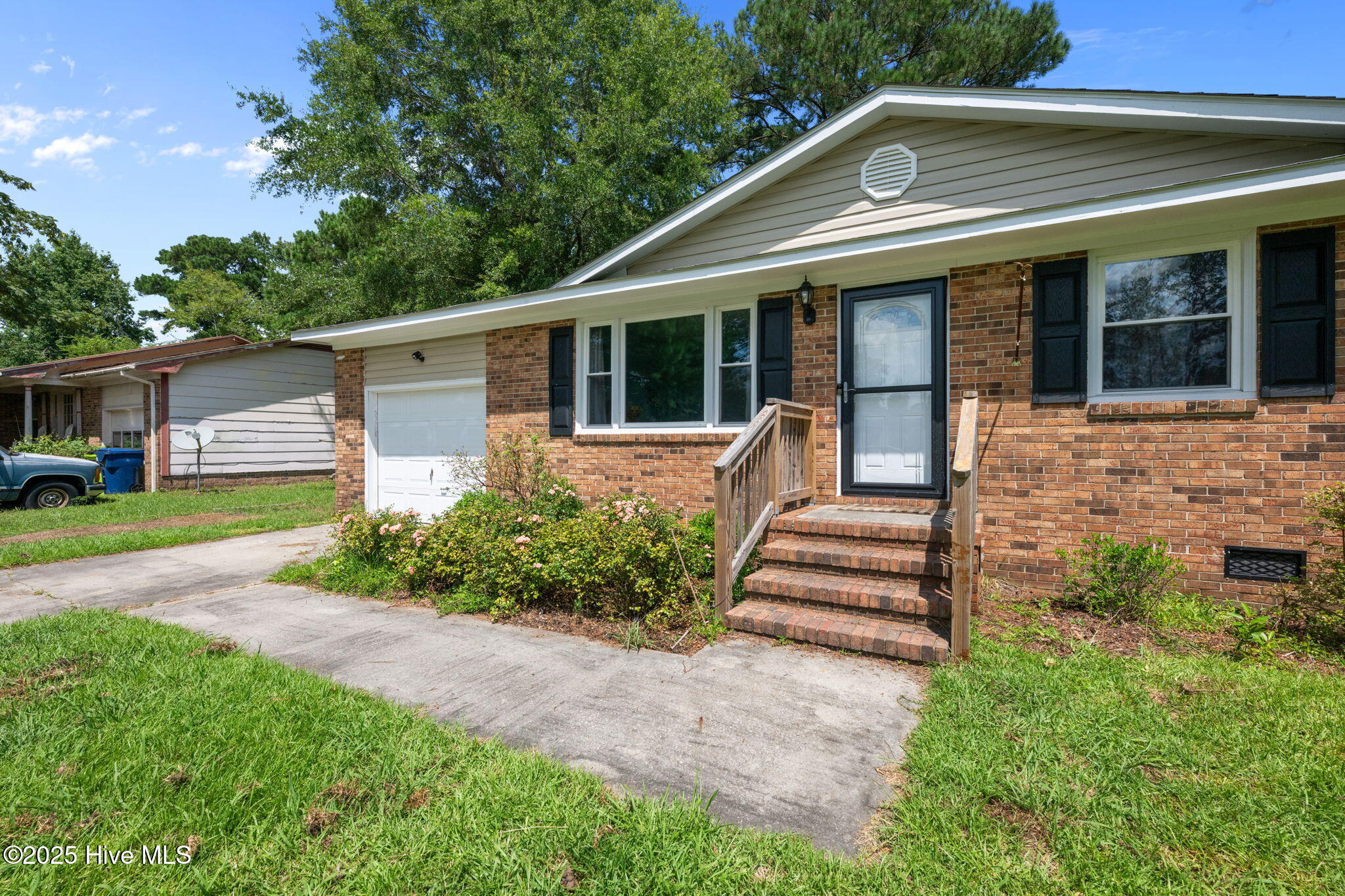 205 Forest View Drive Property Photo 1