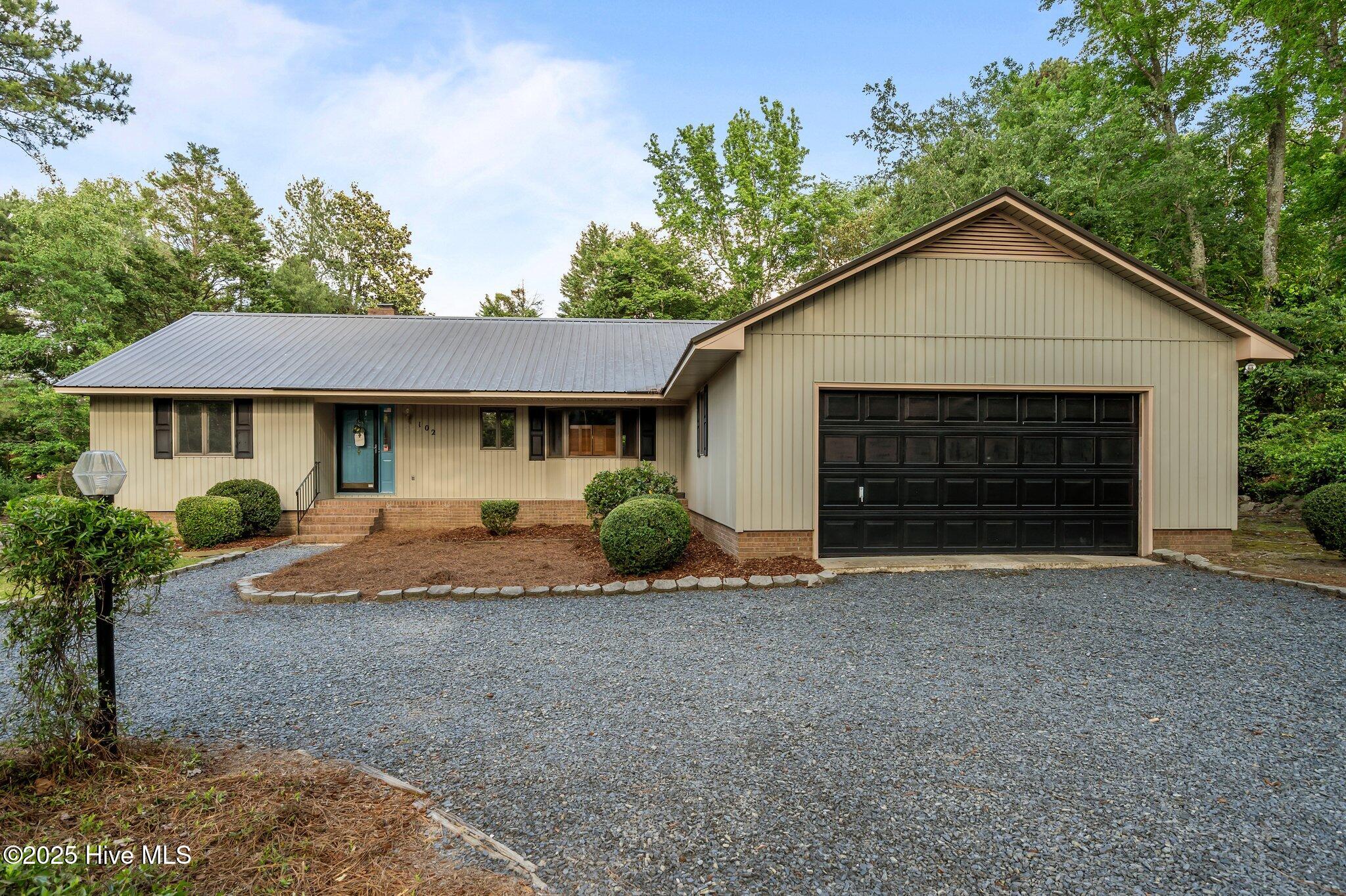102 Scuppernong Court Property Photo 1