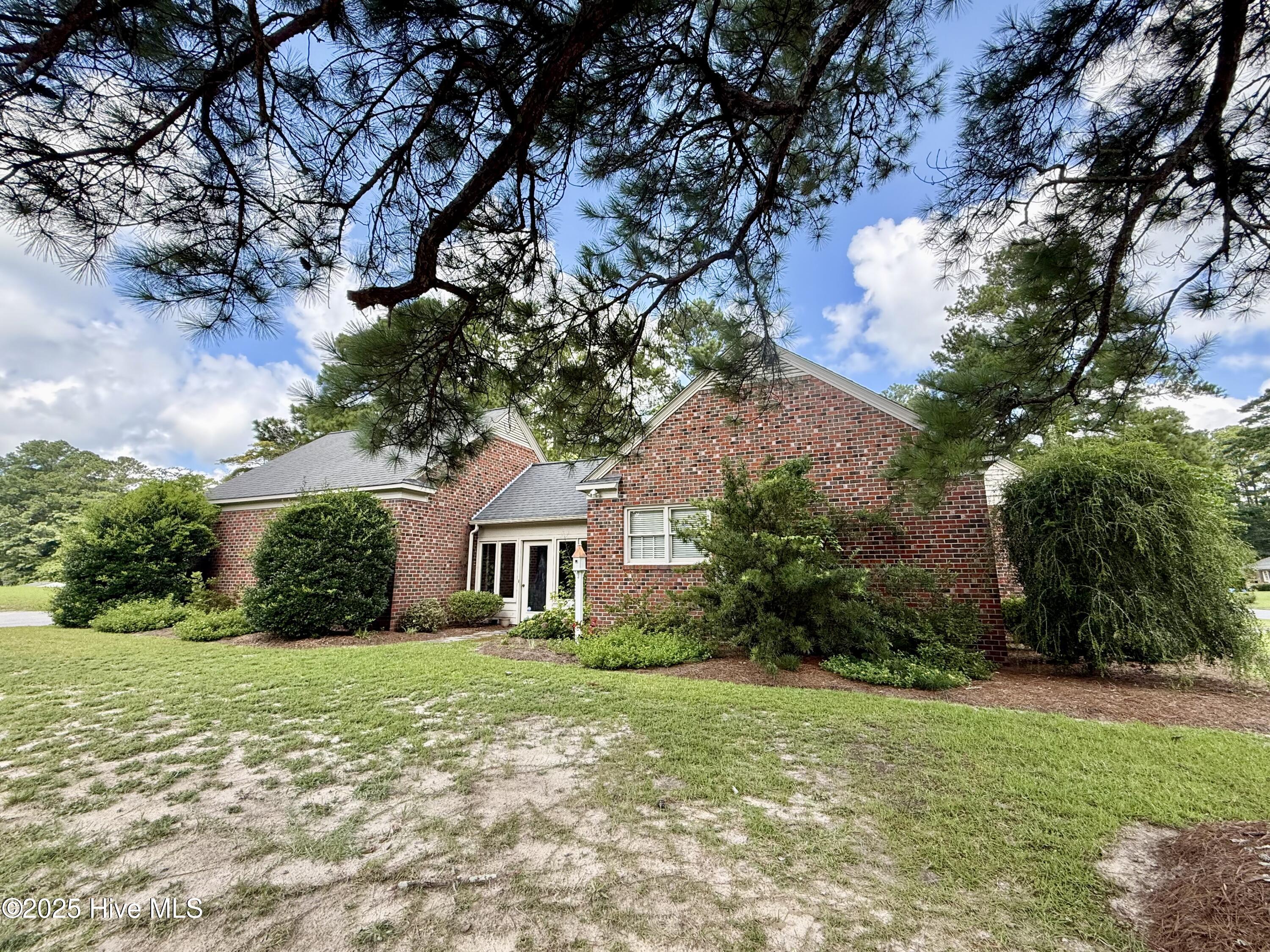 901 School Drive Property Photo 12