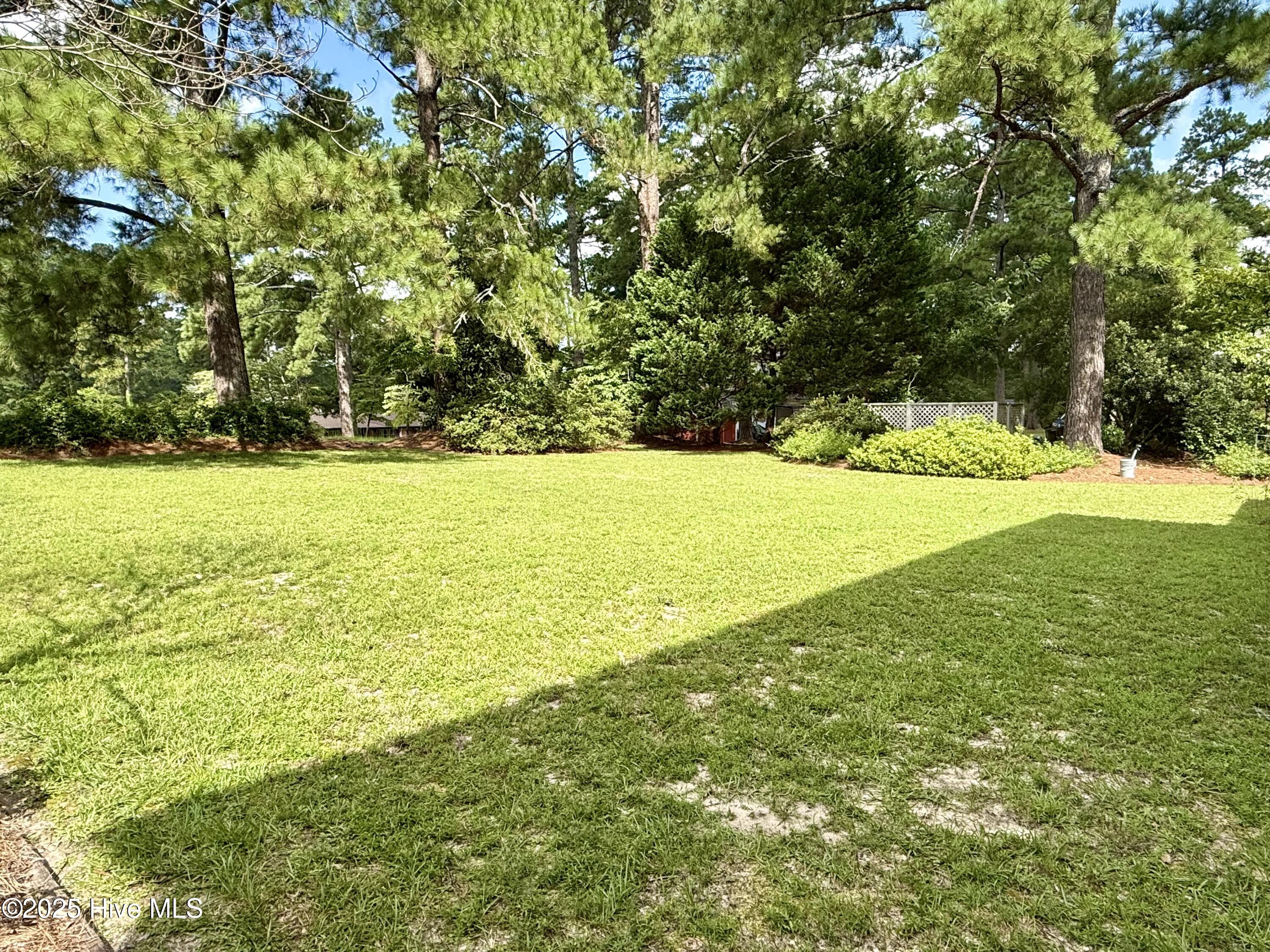 901 School Drive Property Photo 17