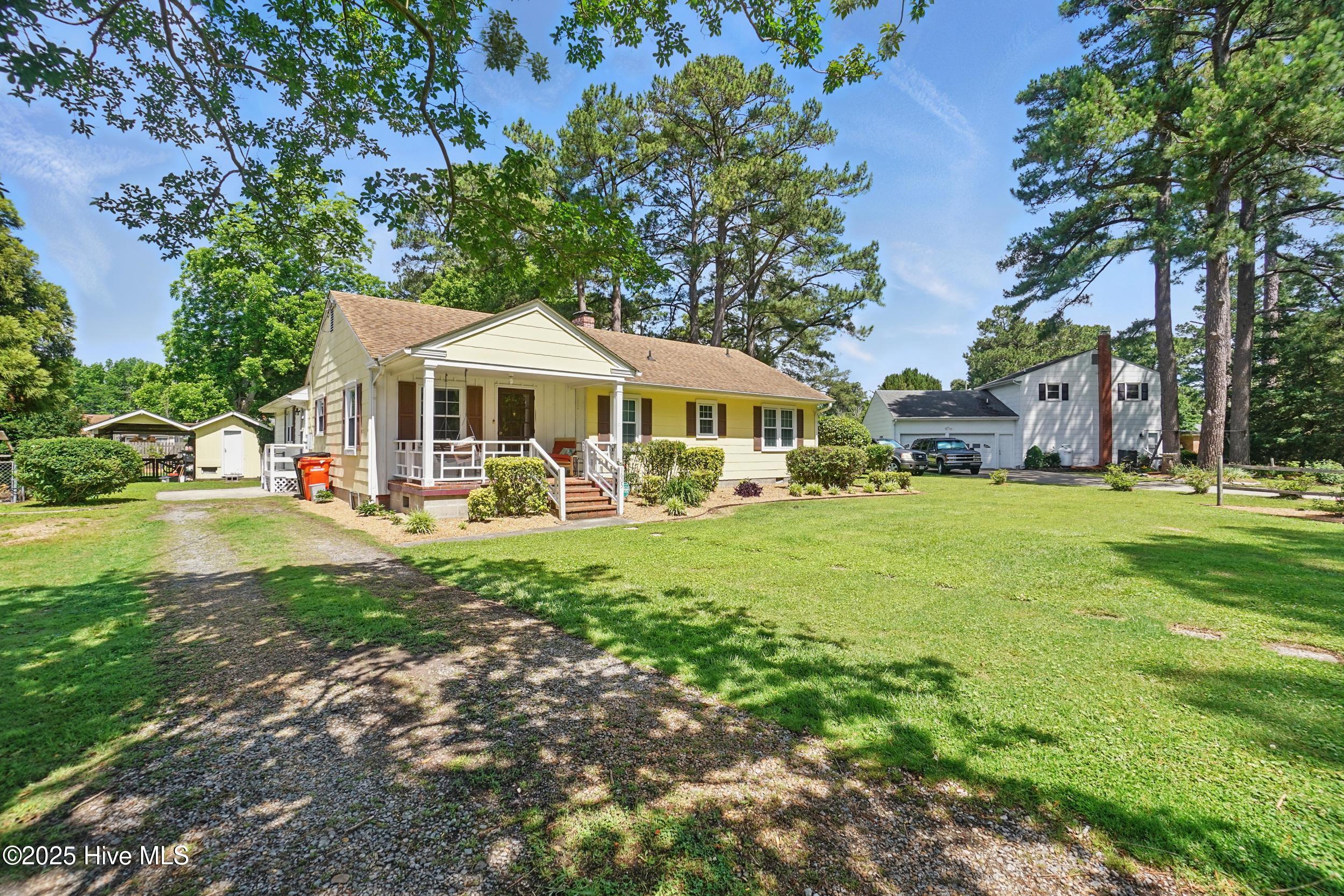 1605 Edgewood Drive