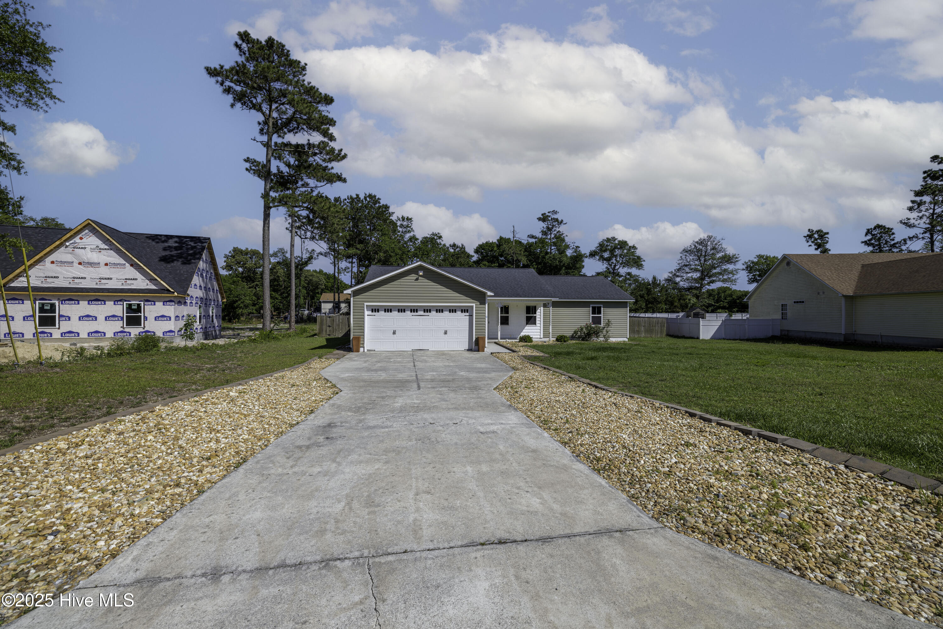 209 Oak Grove Circle Property Photo 1