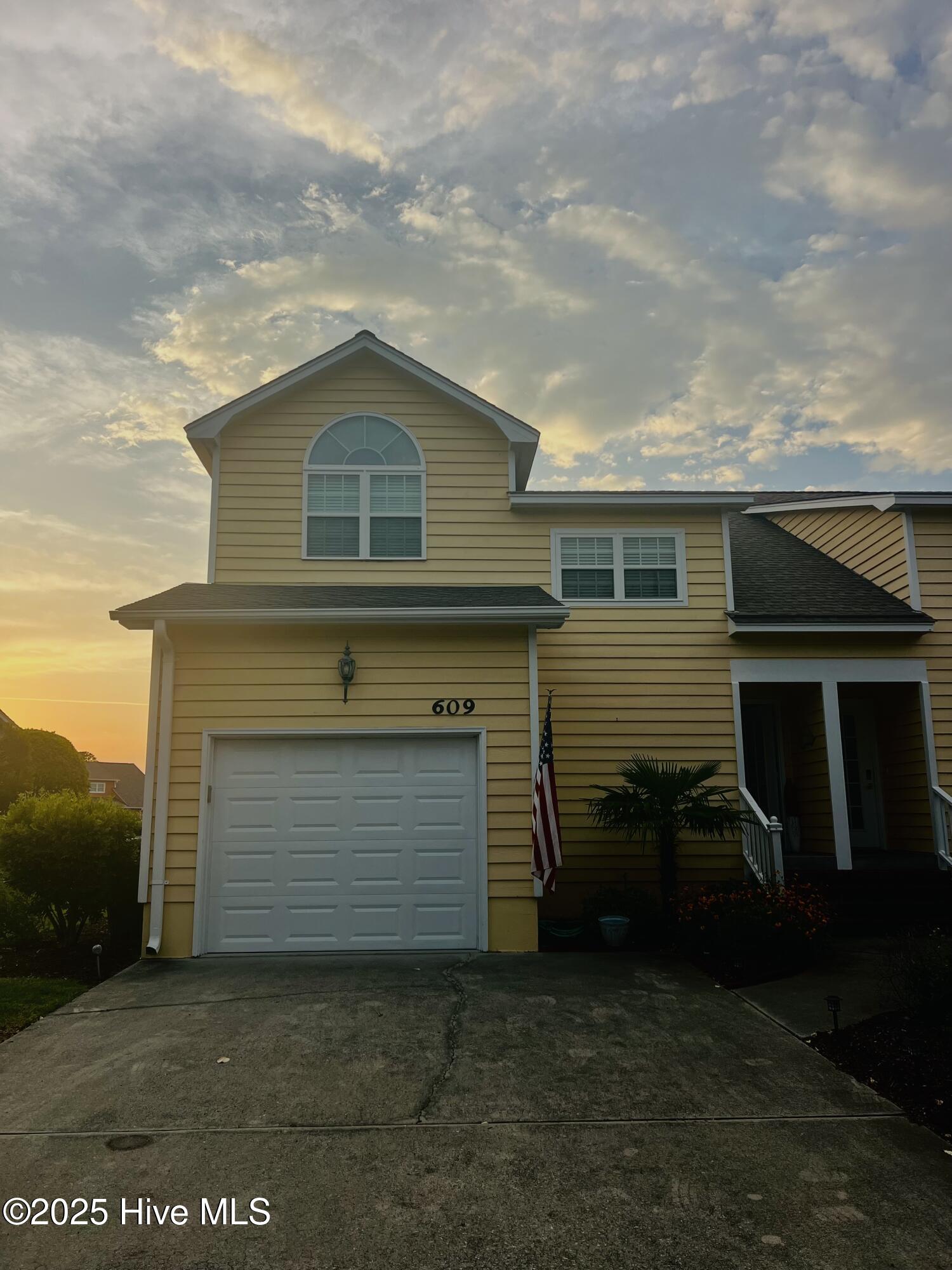 609 Sloop Pointe Lane Property Photo 1