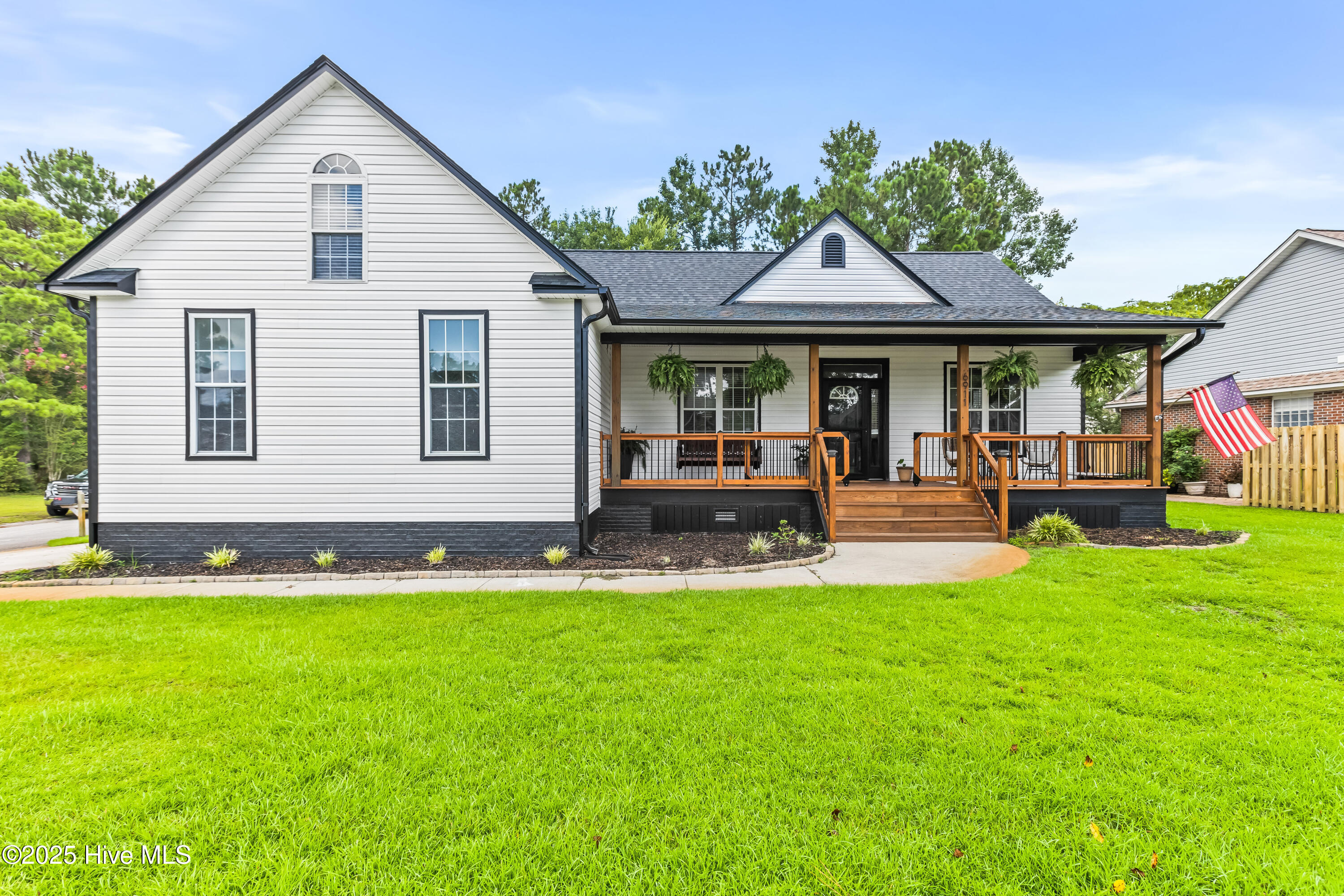6911 Haberdeen Drive Property Photo