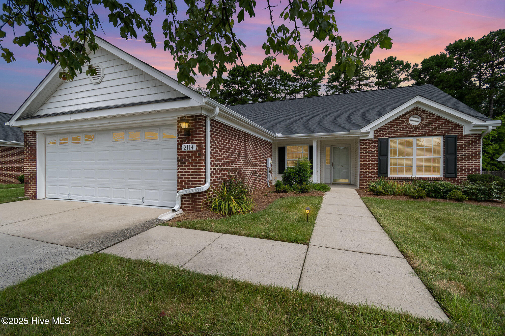 2114 Sweetbay Circle Property Photo 1