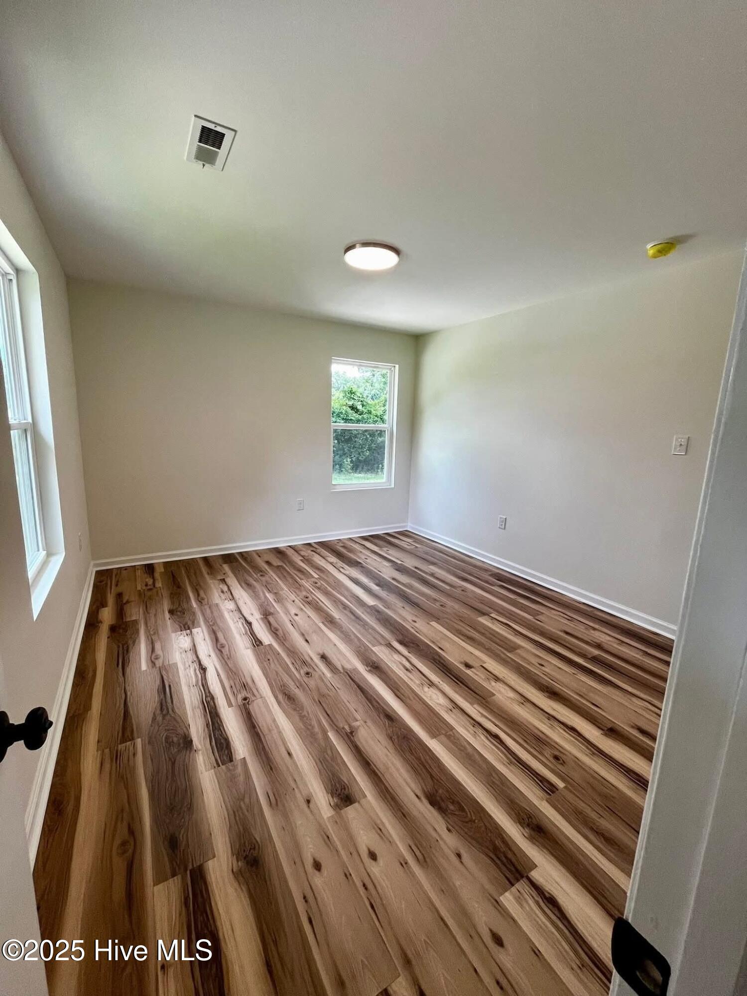 711 Smith Lane Property Photo 4