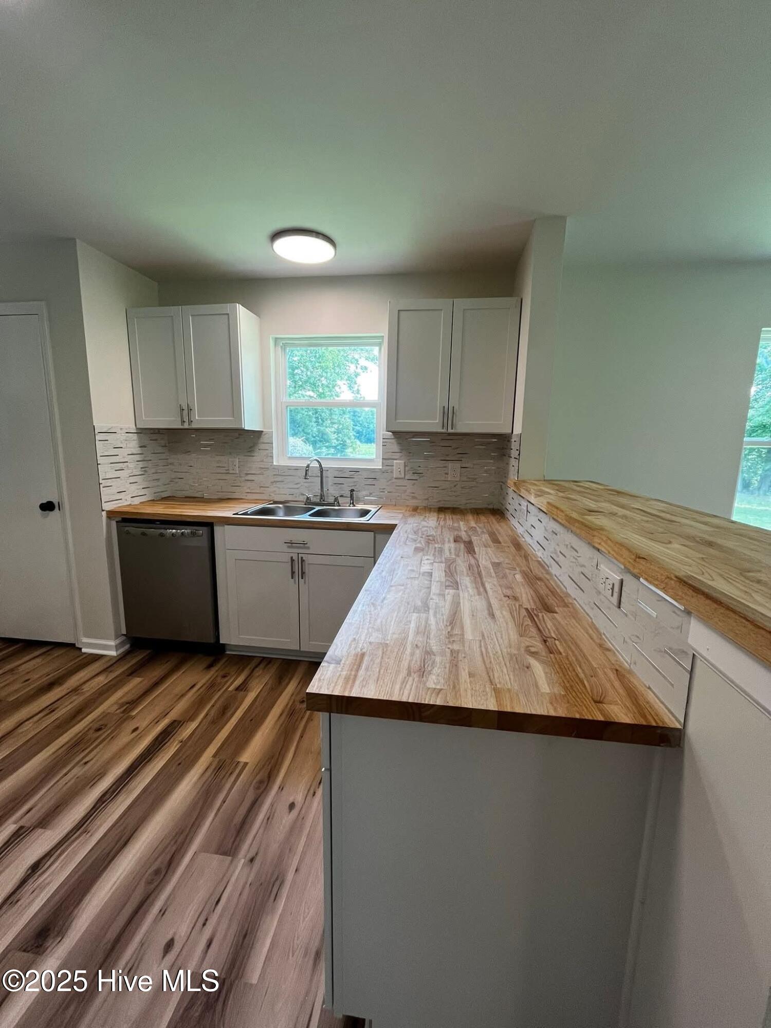 711 Smith Lane Property Photo 10