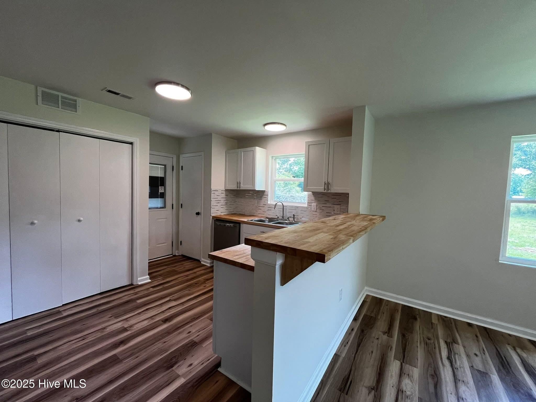 711 Smith Lane Property Photo 11