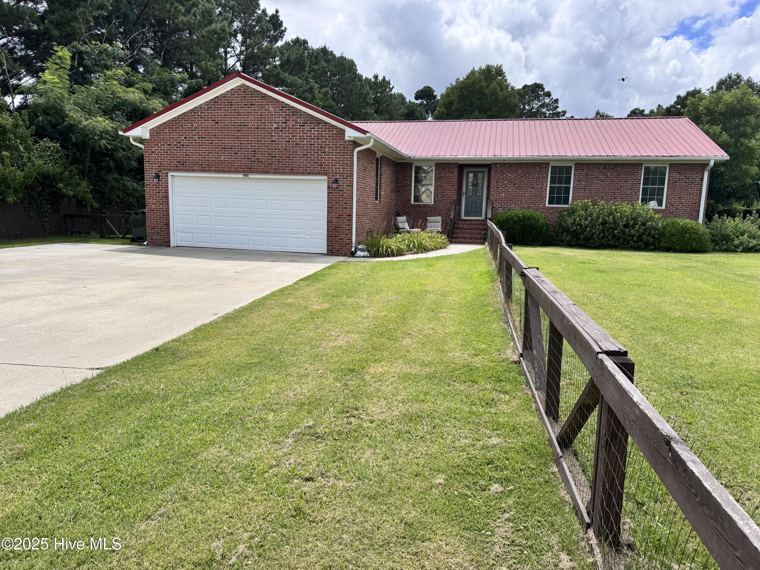 991 Hardesty Loop Road Property Photo 1