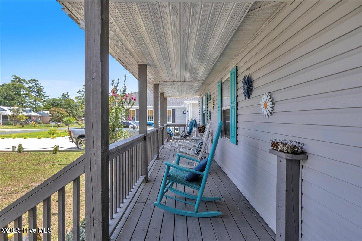 2799 Sea Aire Drive Property Photo 2
