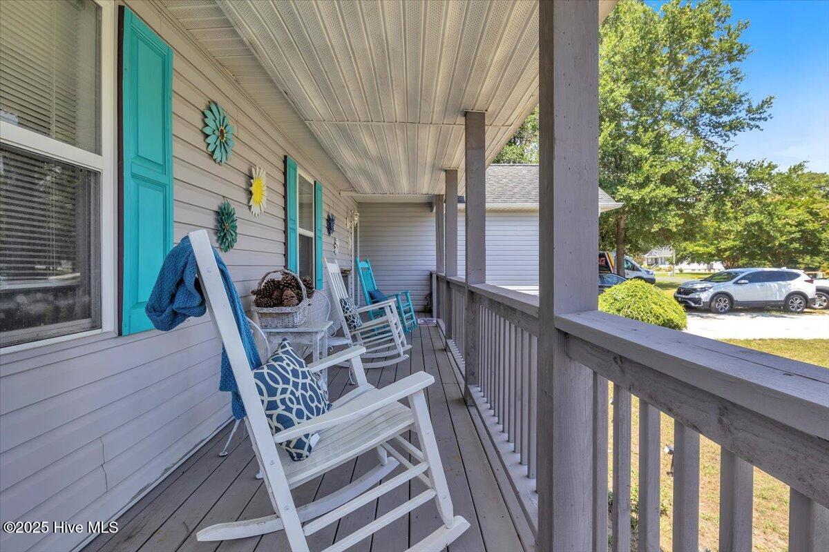2799 Sea Aire Drive Property Photo 3