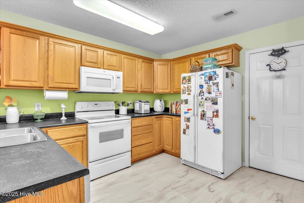 2799 Sea Aire Drive Property Photo 17