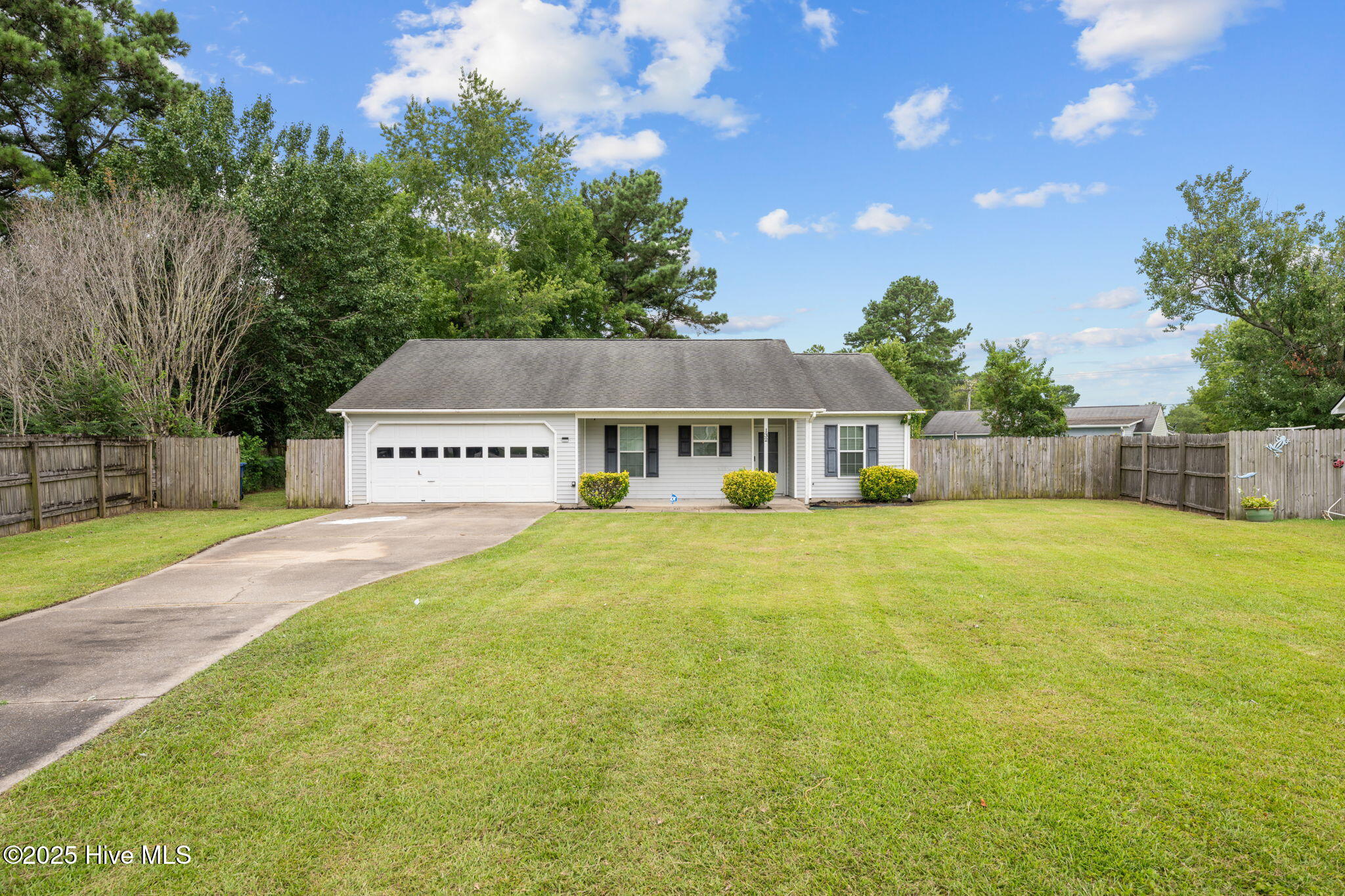 132 Leslie Lane Property Photo 1